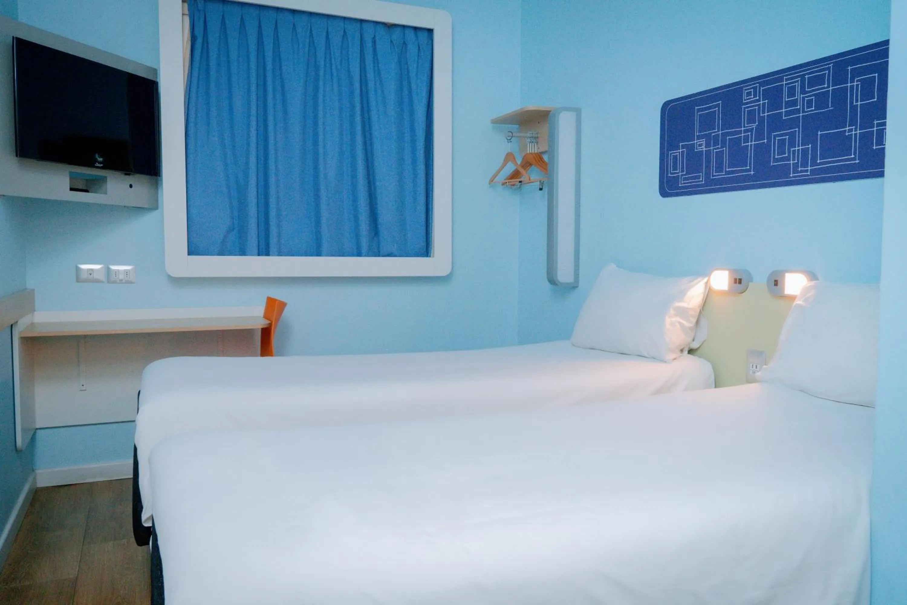 Photo of the whole room, Bed in ibis budget Copiapo