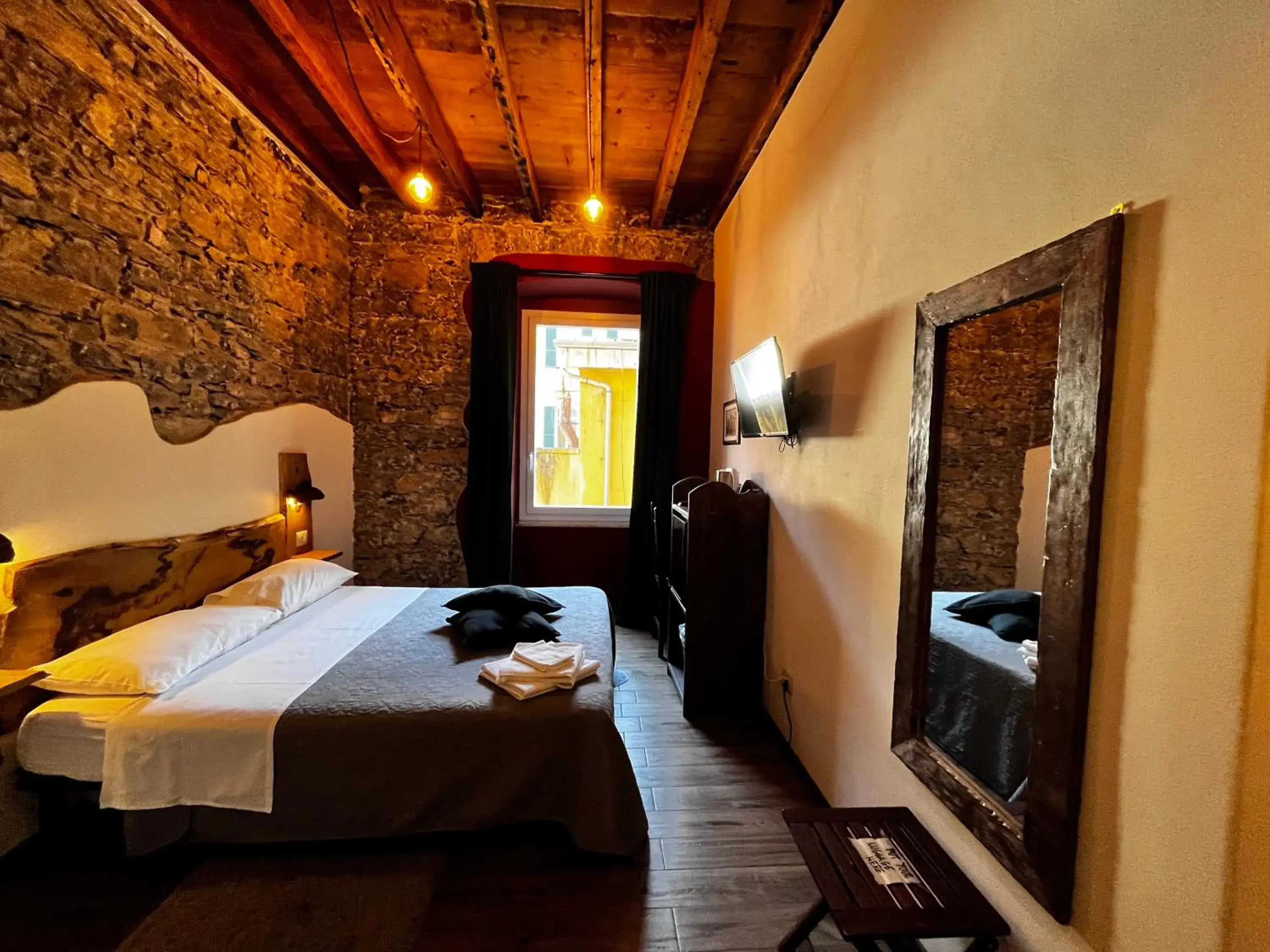 Superior Double Room in La Taverna del Metallo Rooms Superior Double Room in La Taverna del Metallo Rooms