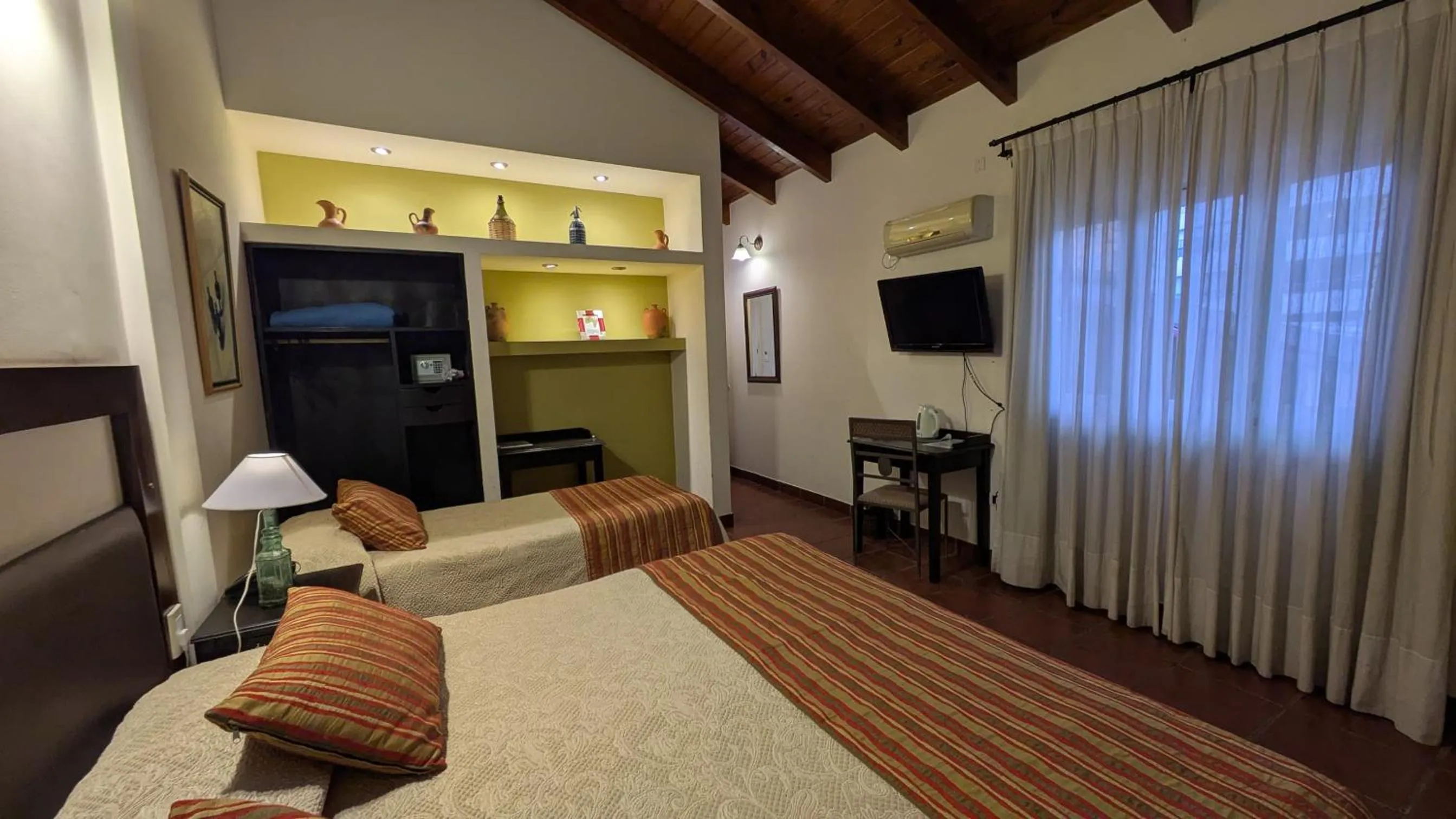 Photo of the whole room, Bed in Delvino Boutique Hotel