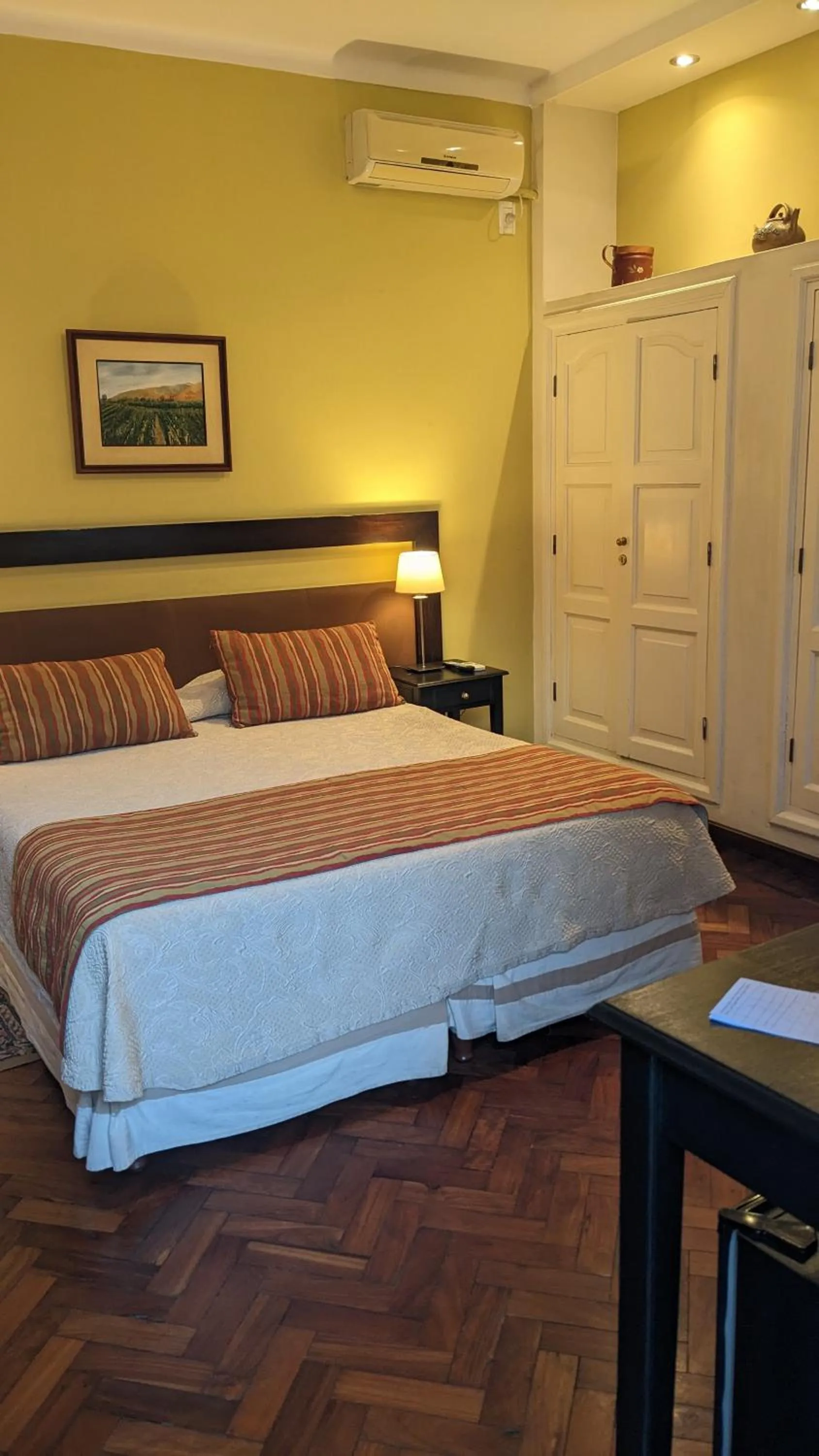 Shower, Bed in Delvino Boutique Hotel