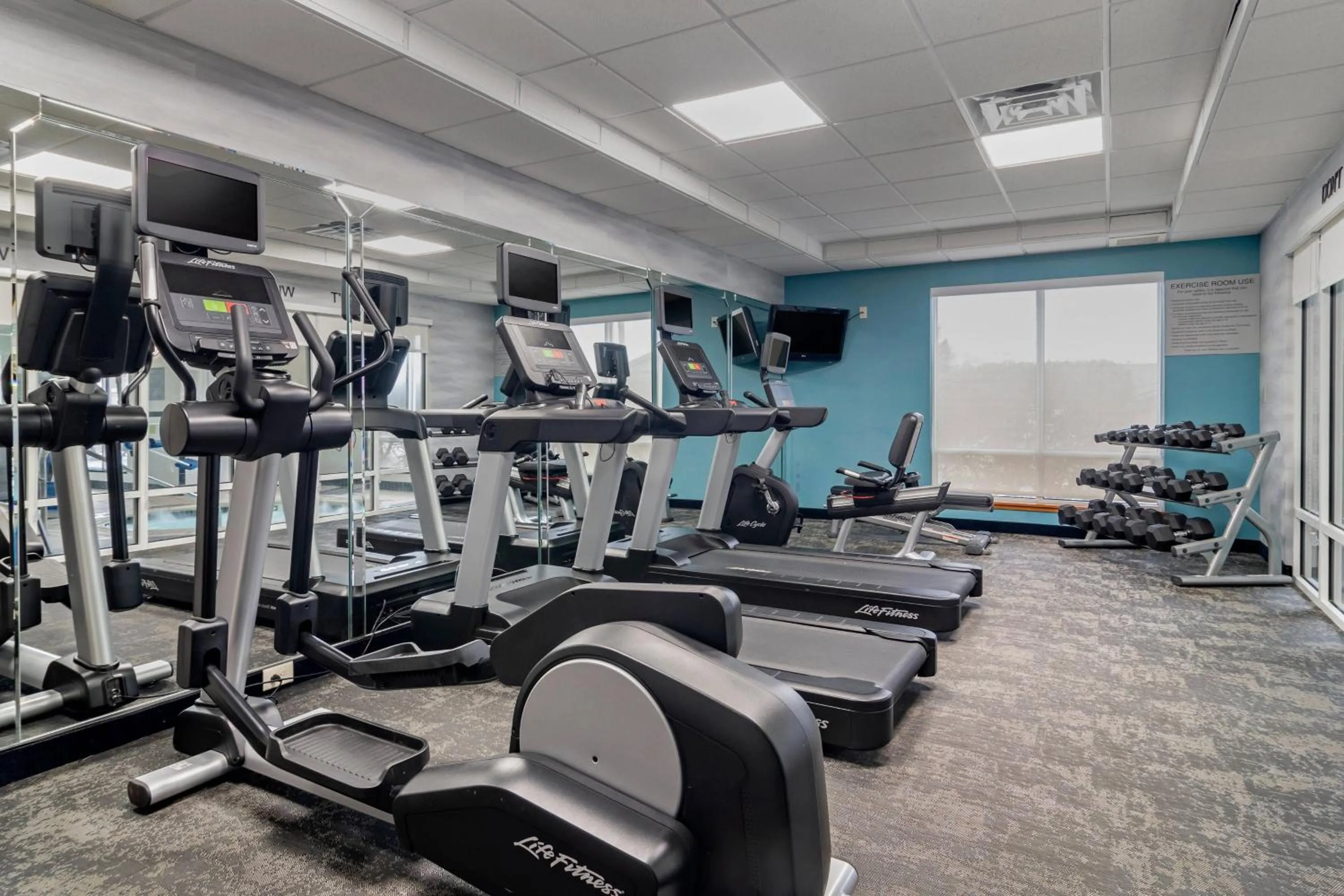 Fitness centre/facilities in Fairfield Inn & Suites by Marriott Commerce