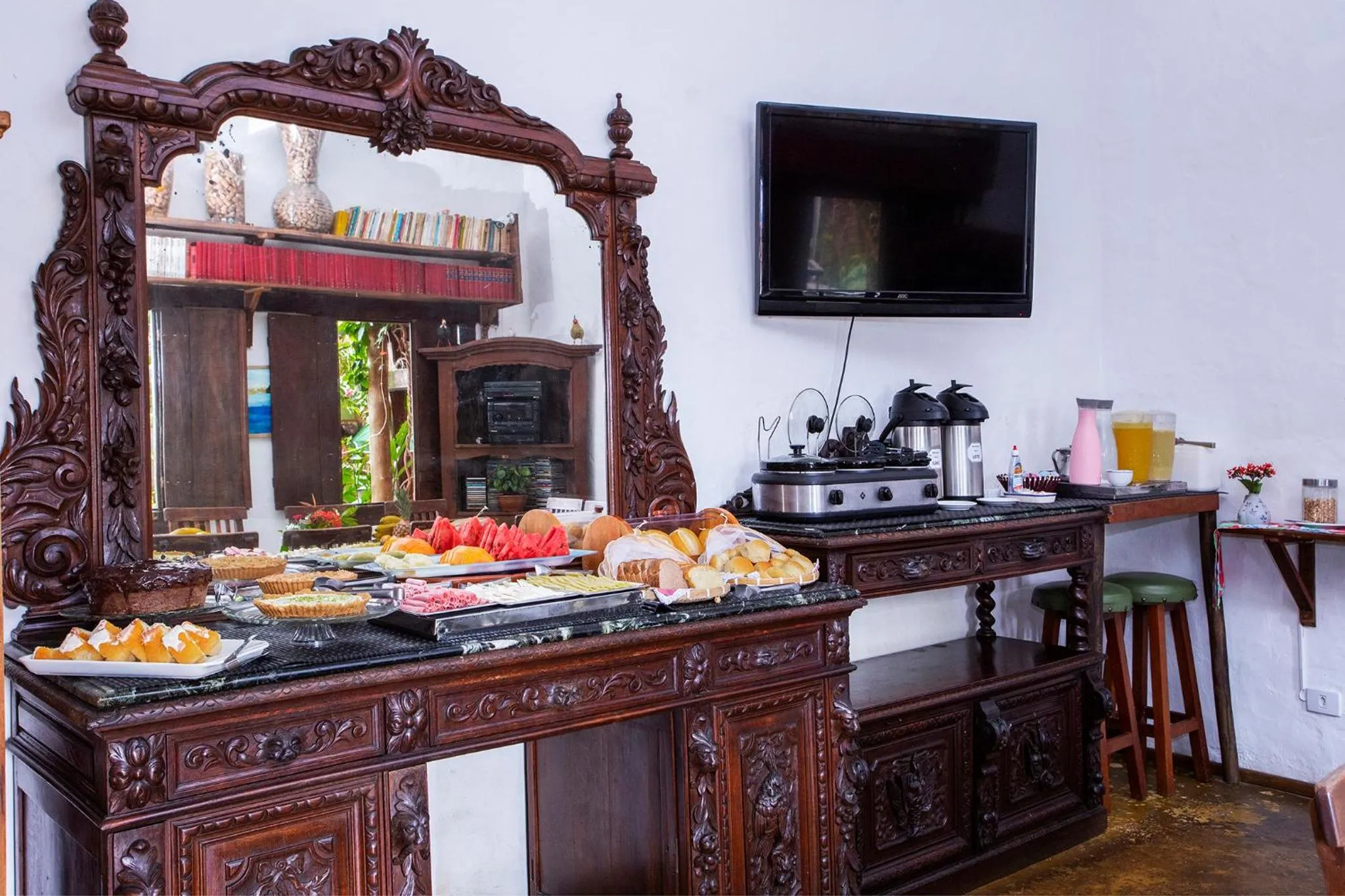 Breakfast in Pousada Recanto da Villa