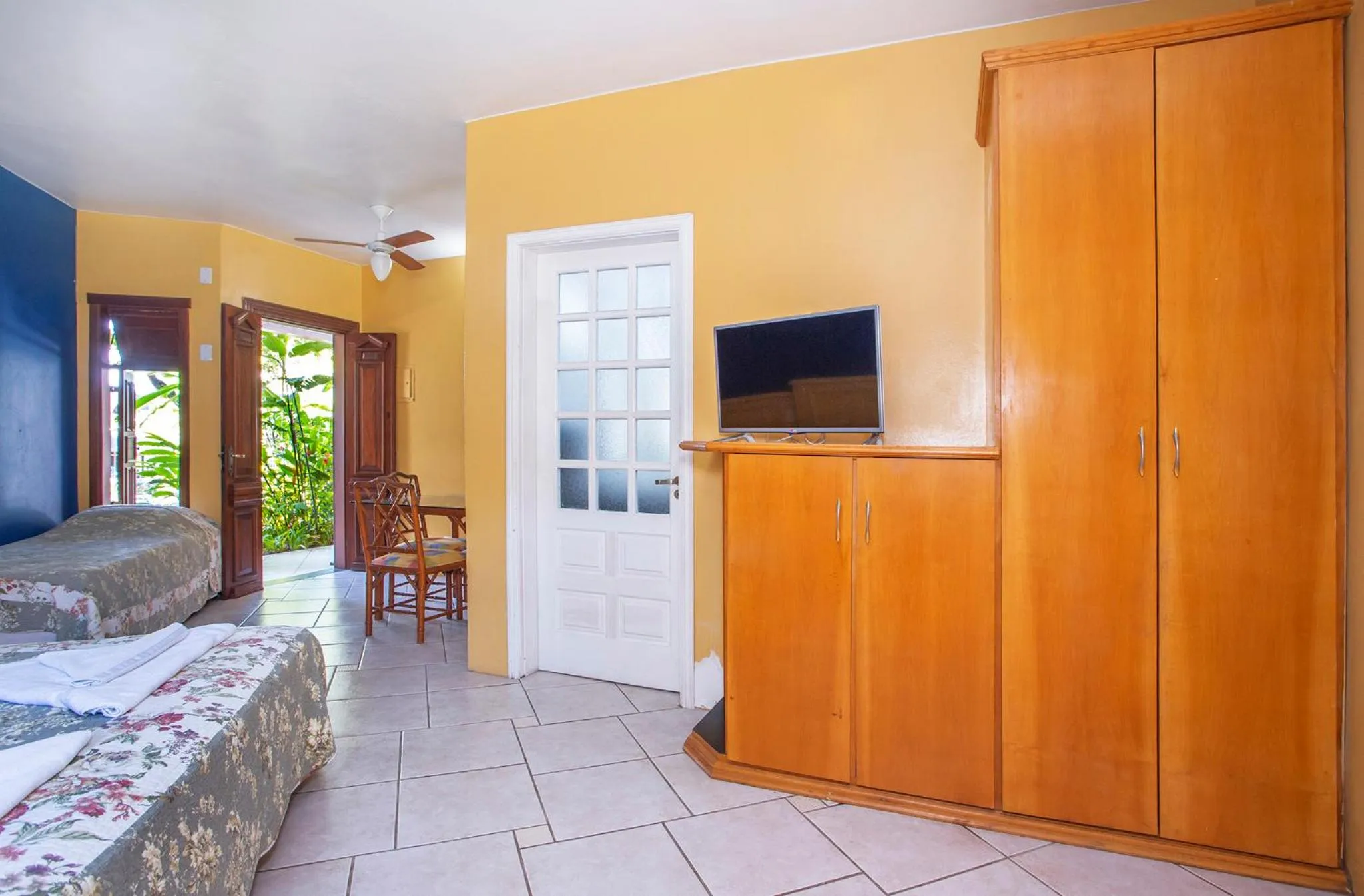 Photo of the whole room, Bed in Hotel Alemão Beach de Ilhabela