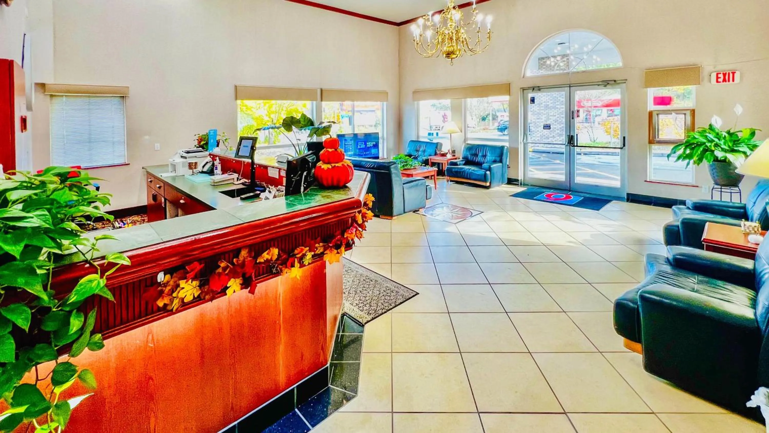 Lobby or reception in Studio 6 Suites Portland OR I-5 OHSU