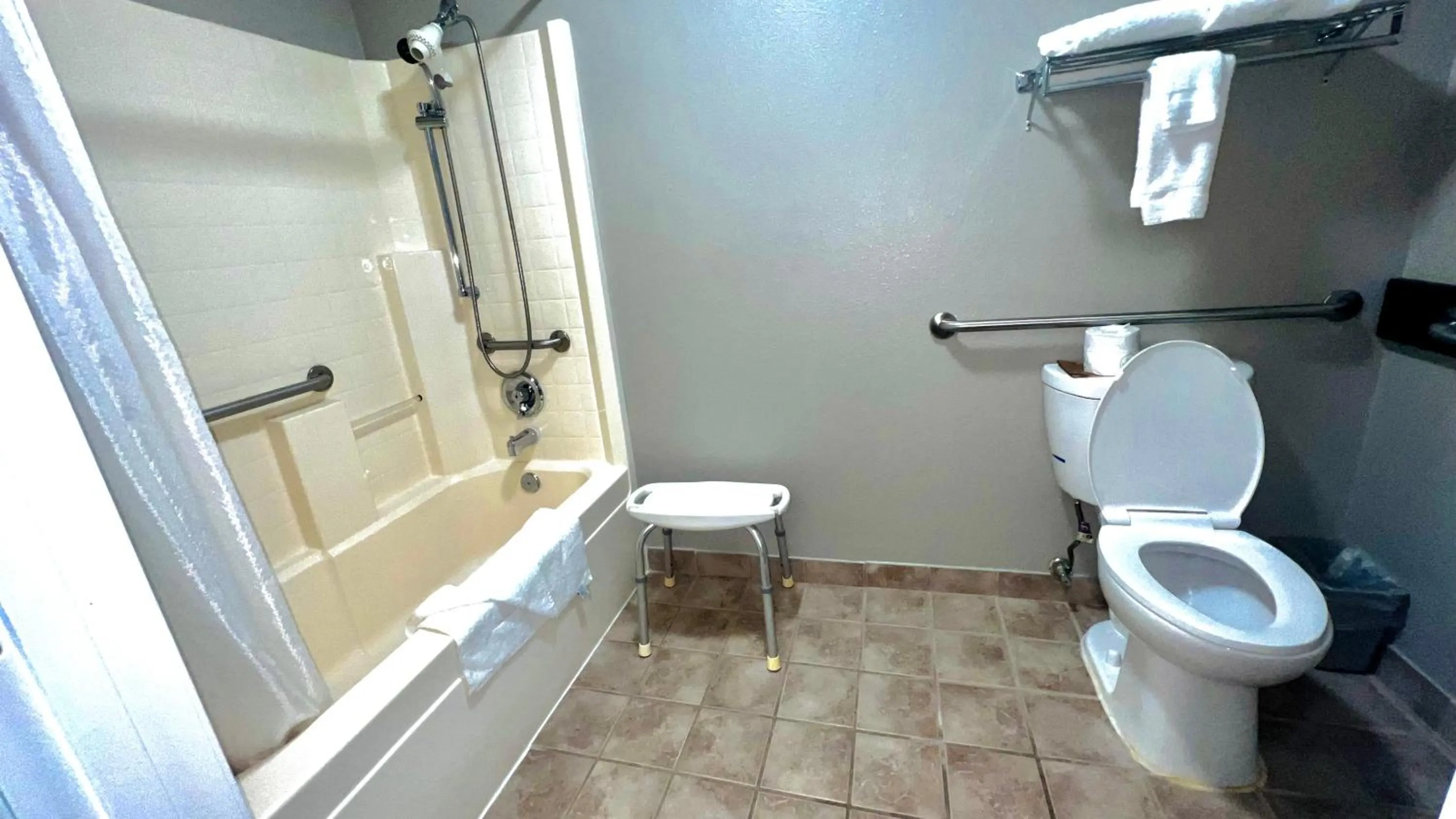 Bathroom in Suites Portland OR- I-5 OHSU