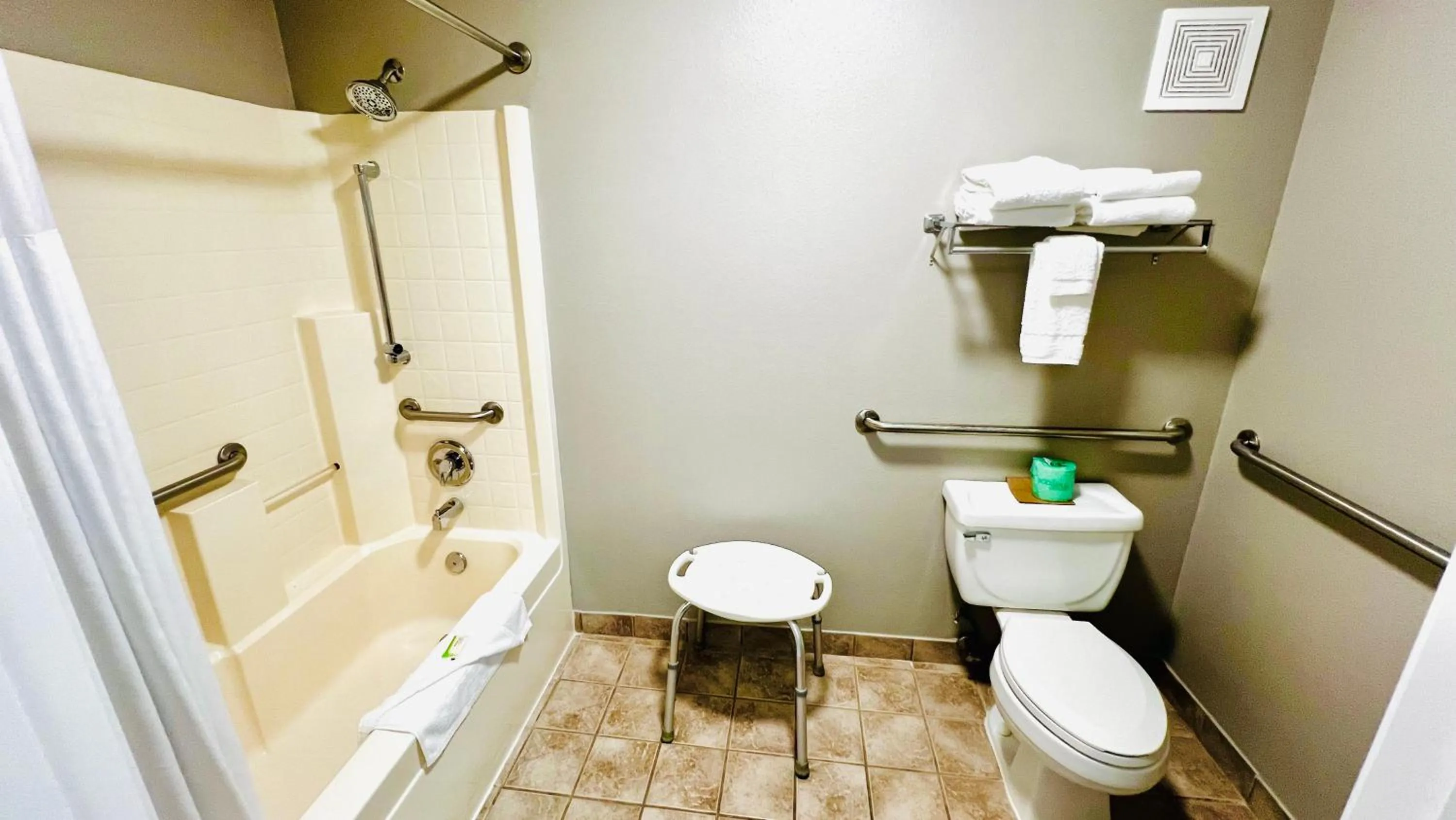 Bathroom in Suites Portland OR- I-5 OHSU