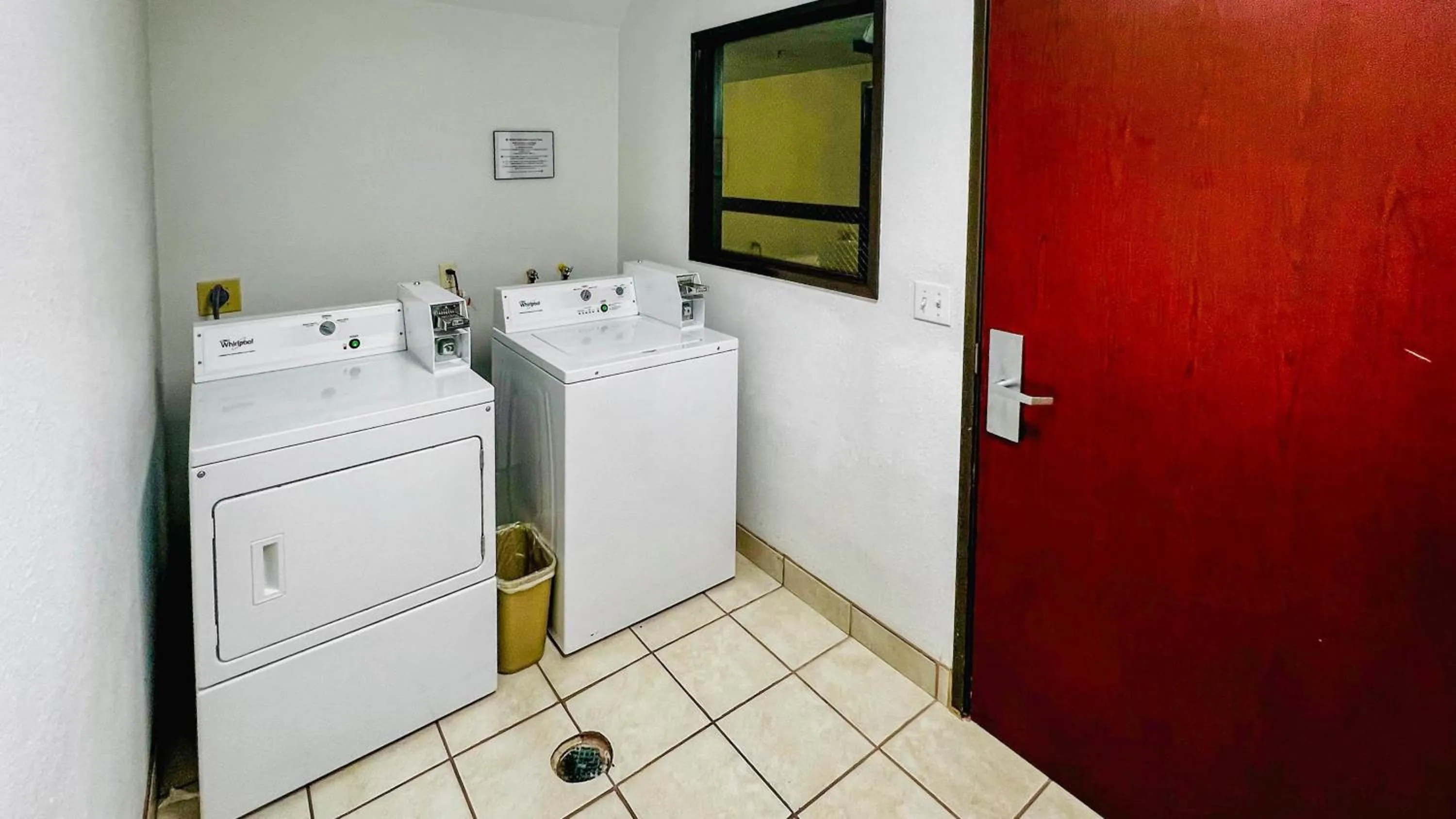 laundry in Studio 6 Suites Portland OR I-5 OHSU