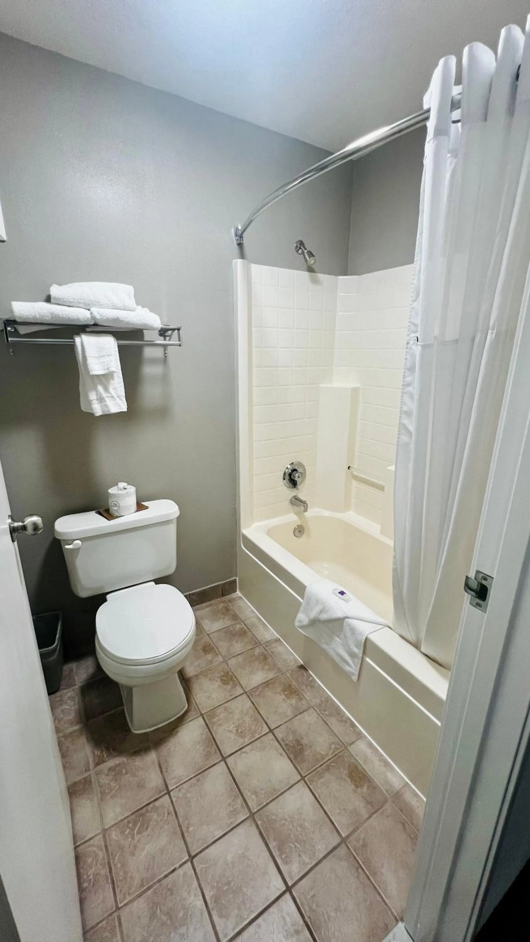 Bathroom in Suites Portland OR- I-5 OHSU