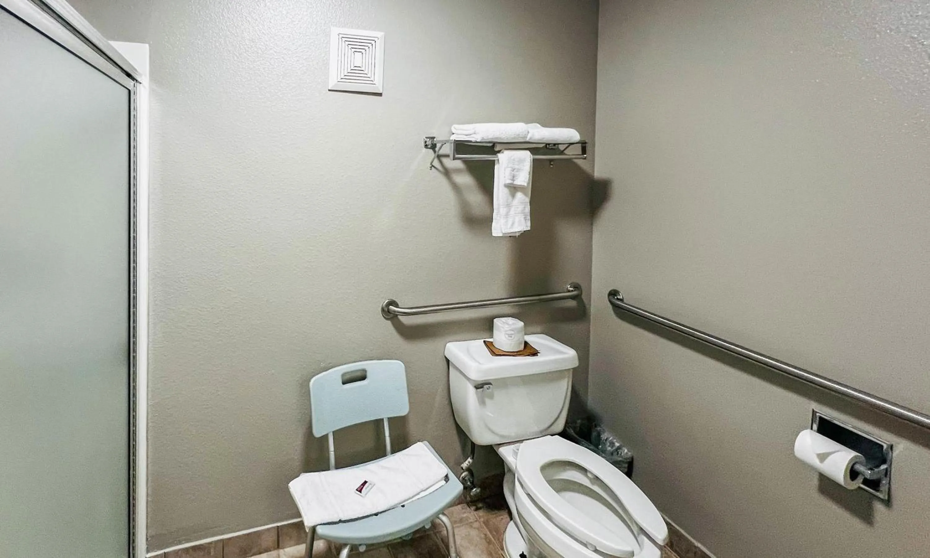 Bathroom in Studio 6 Suites Portland OR I-5 OHSU