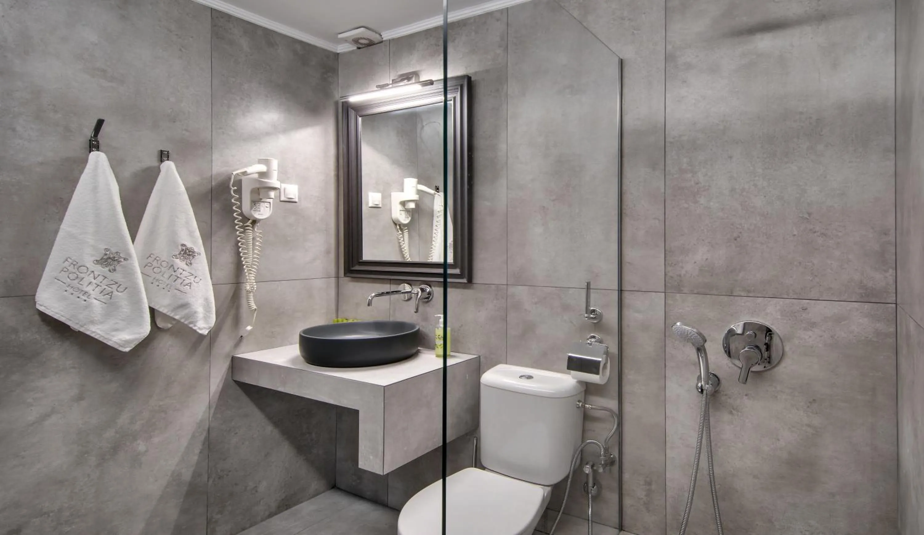 Bathroom in Frontzu Politia