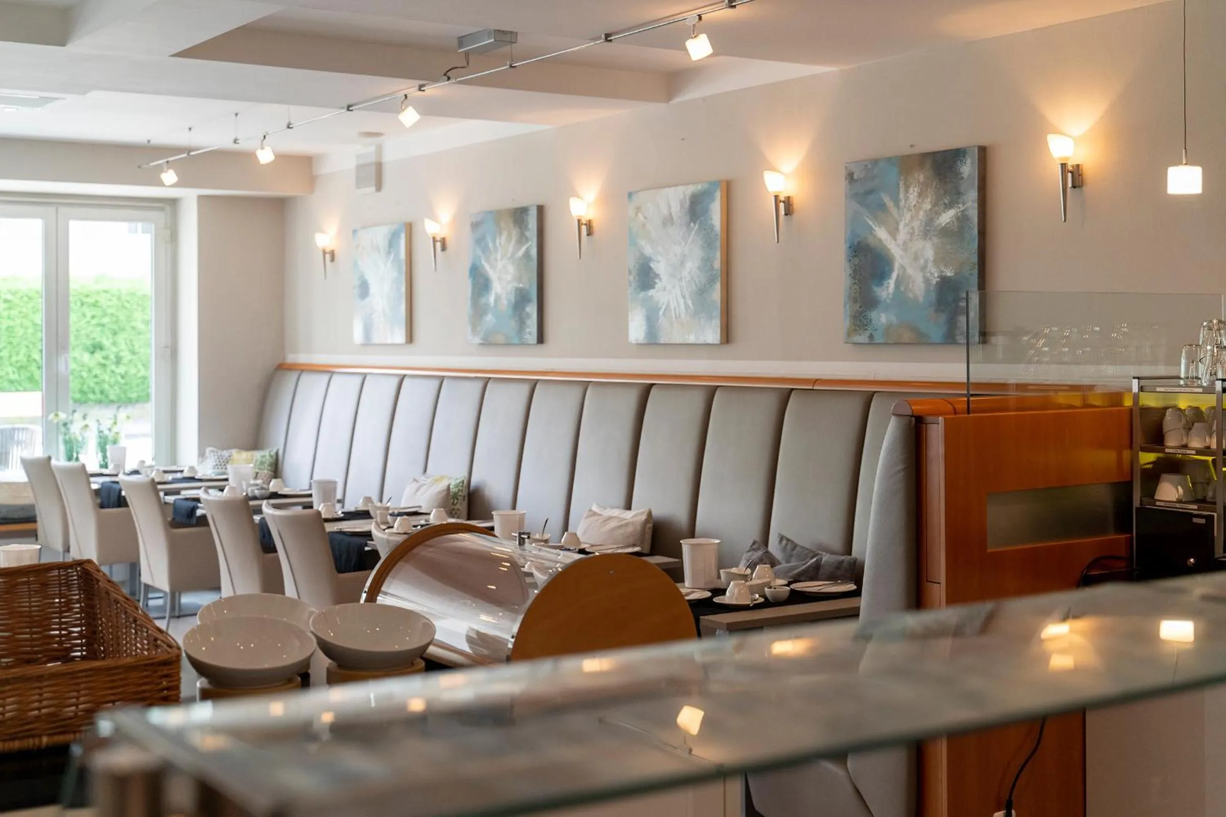 Breakfast in Boardinghouse by M&K