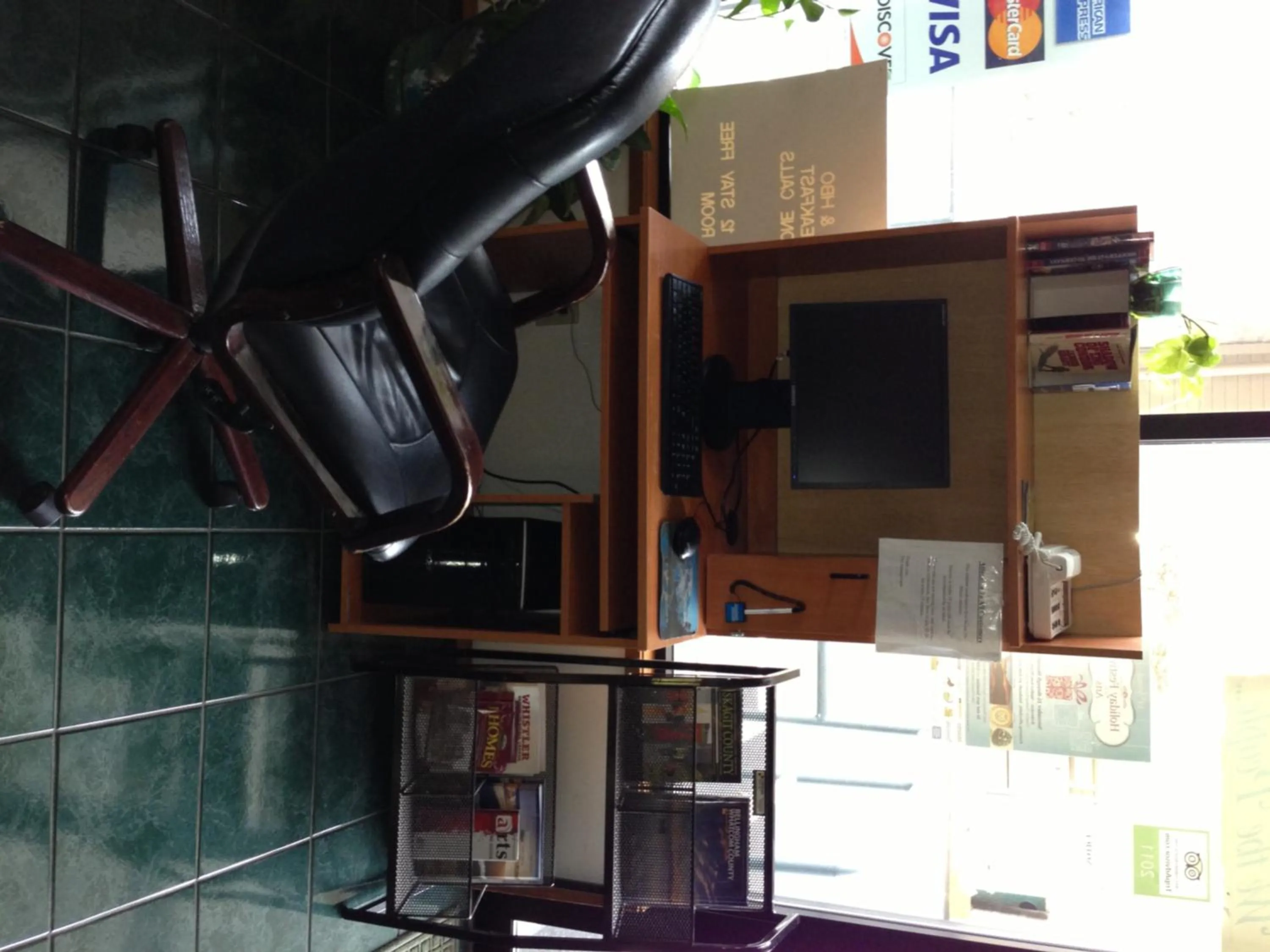 Business facilities in Bay City Inn