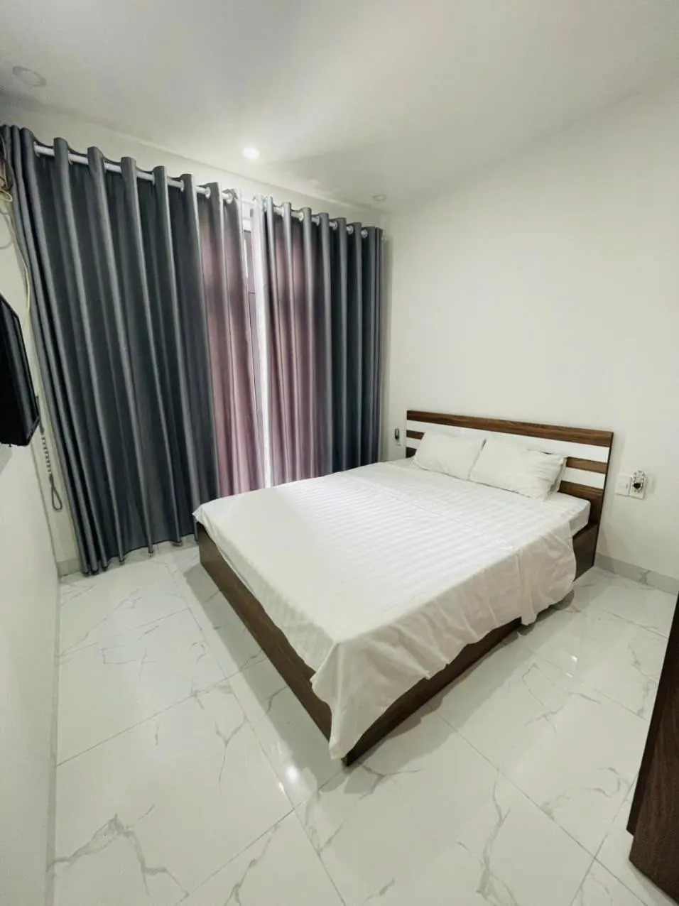 Bed in Vu Gia Khanh Apartment