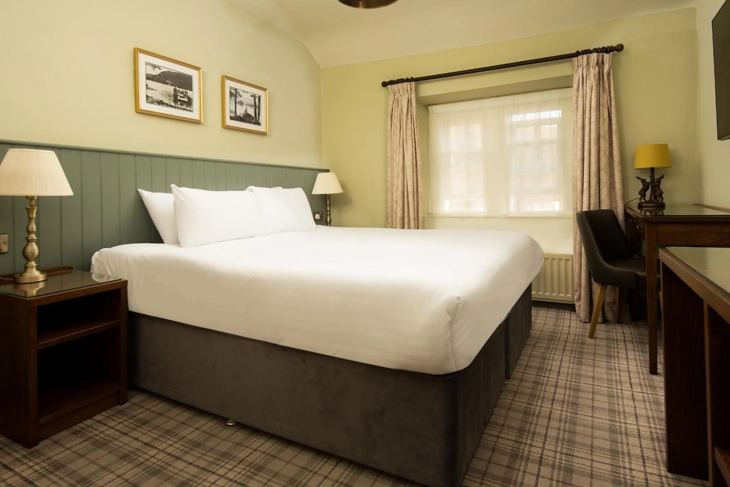 Bedroom, Bed in Wateredge Inn- The Inn Collection Group