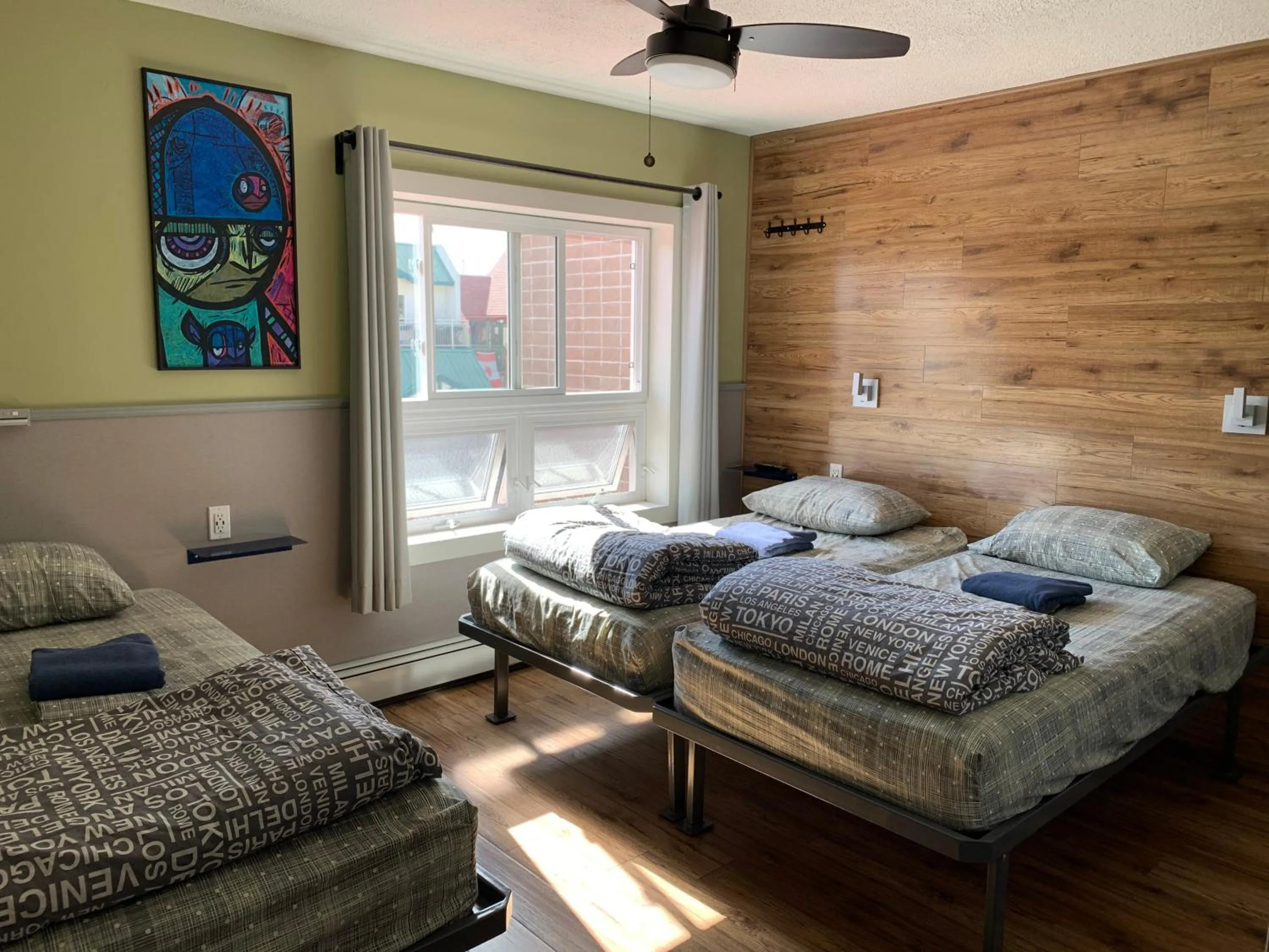 Bed in Jasper Downtown Hostel