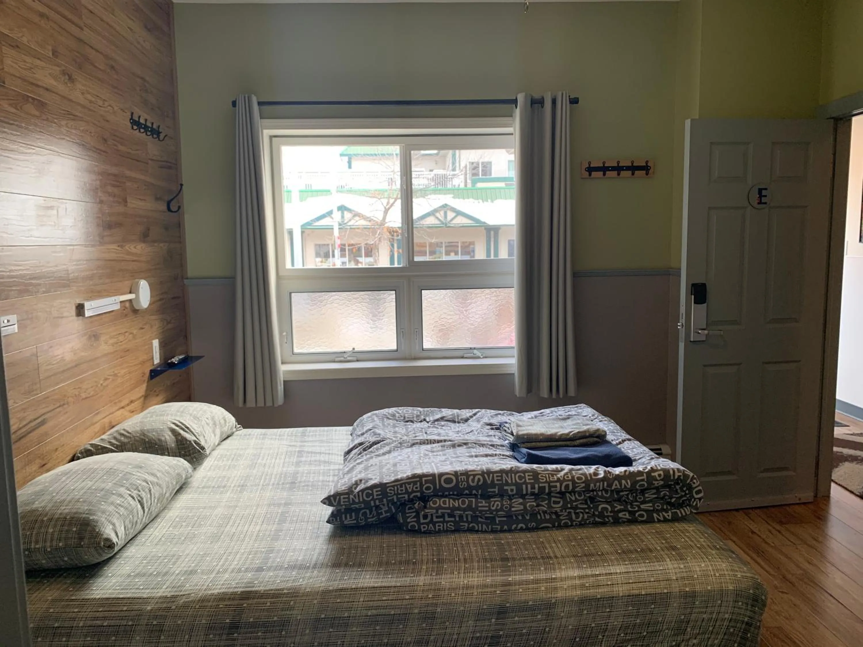 Bed in Jasper Downtown Hostel