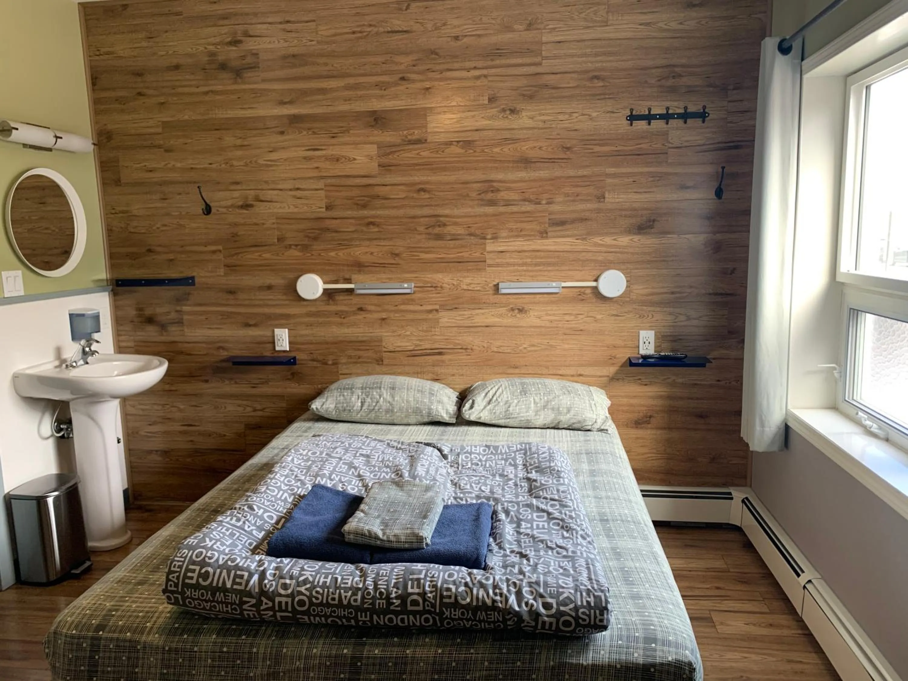 Bed in Jasper Downtown Hostel