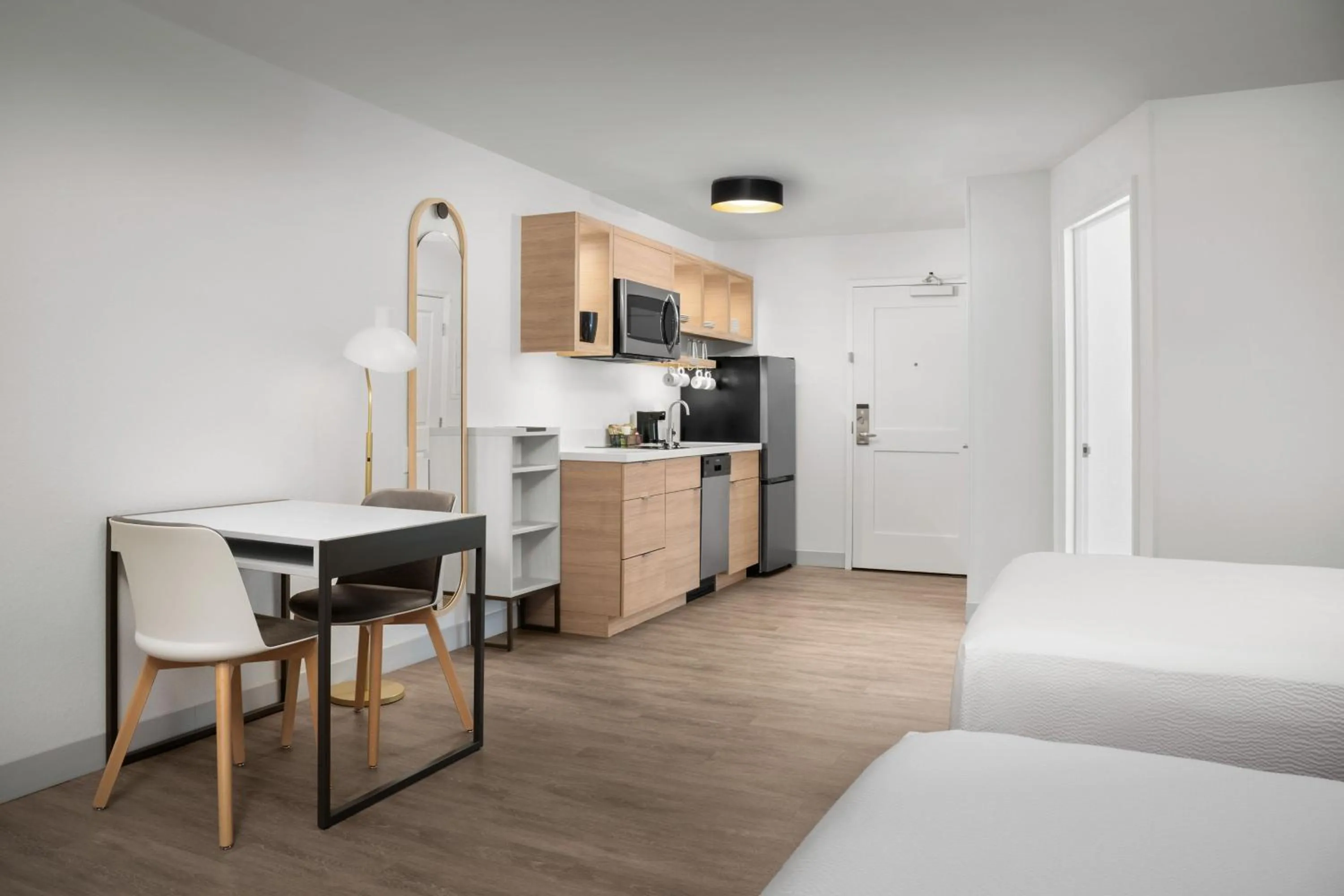 Kitchen or kitchenette, Bed in TownePlace Suites by Marriott Birmingham South