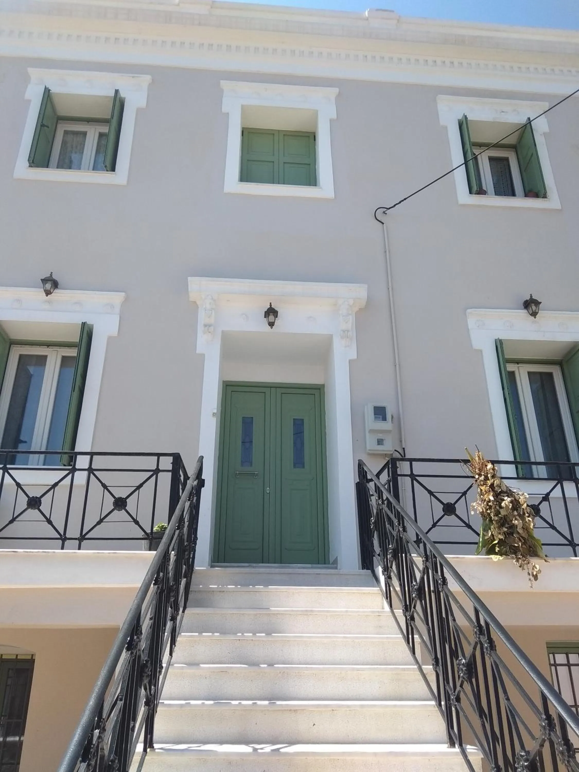 Facade/entrance in Pyrgos Sofokleous
