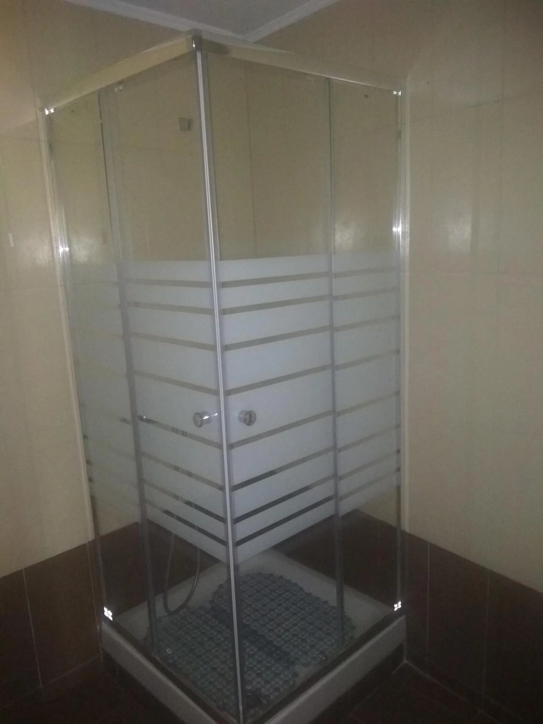 Shower in Pyrgos Sofokleous