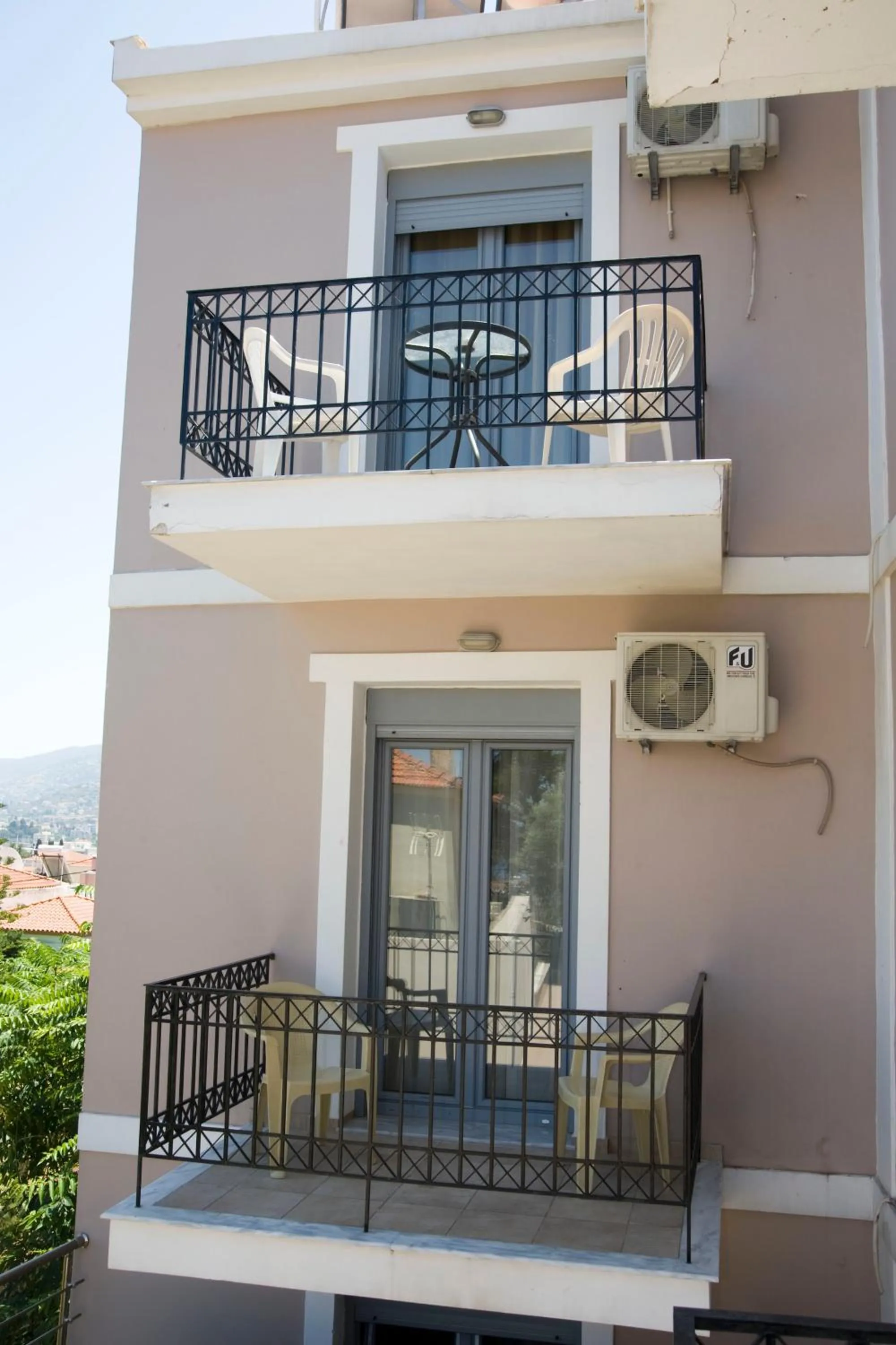 Property building in Pyrgos Sofokleous