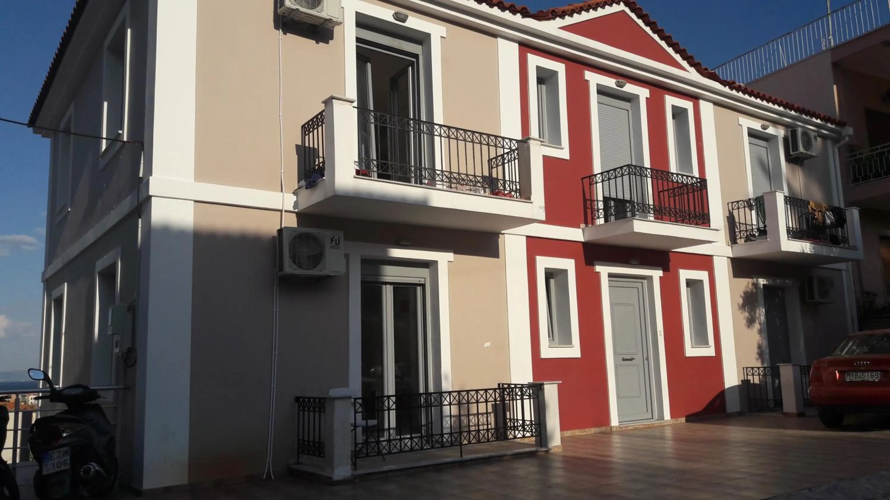 Facade/entrance in Pyrgos Sofokleous