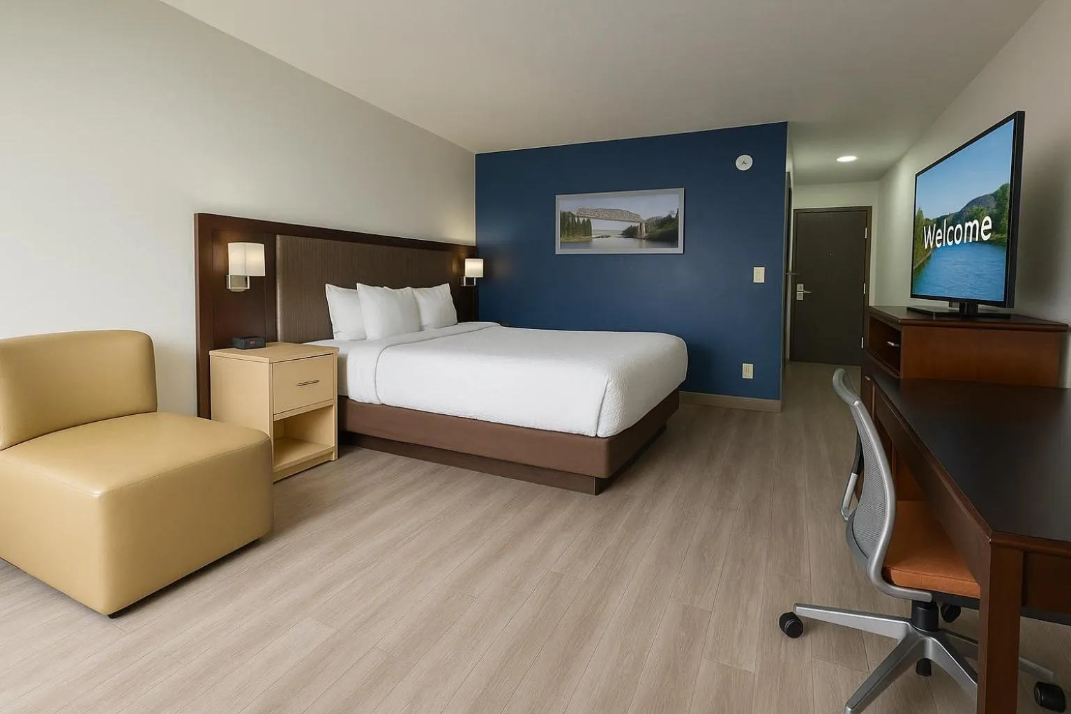 TV and multimedia, Bed in Clarion Inn Idaho Falls Riverfront