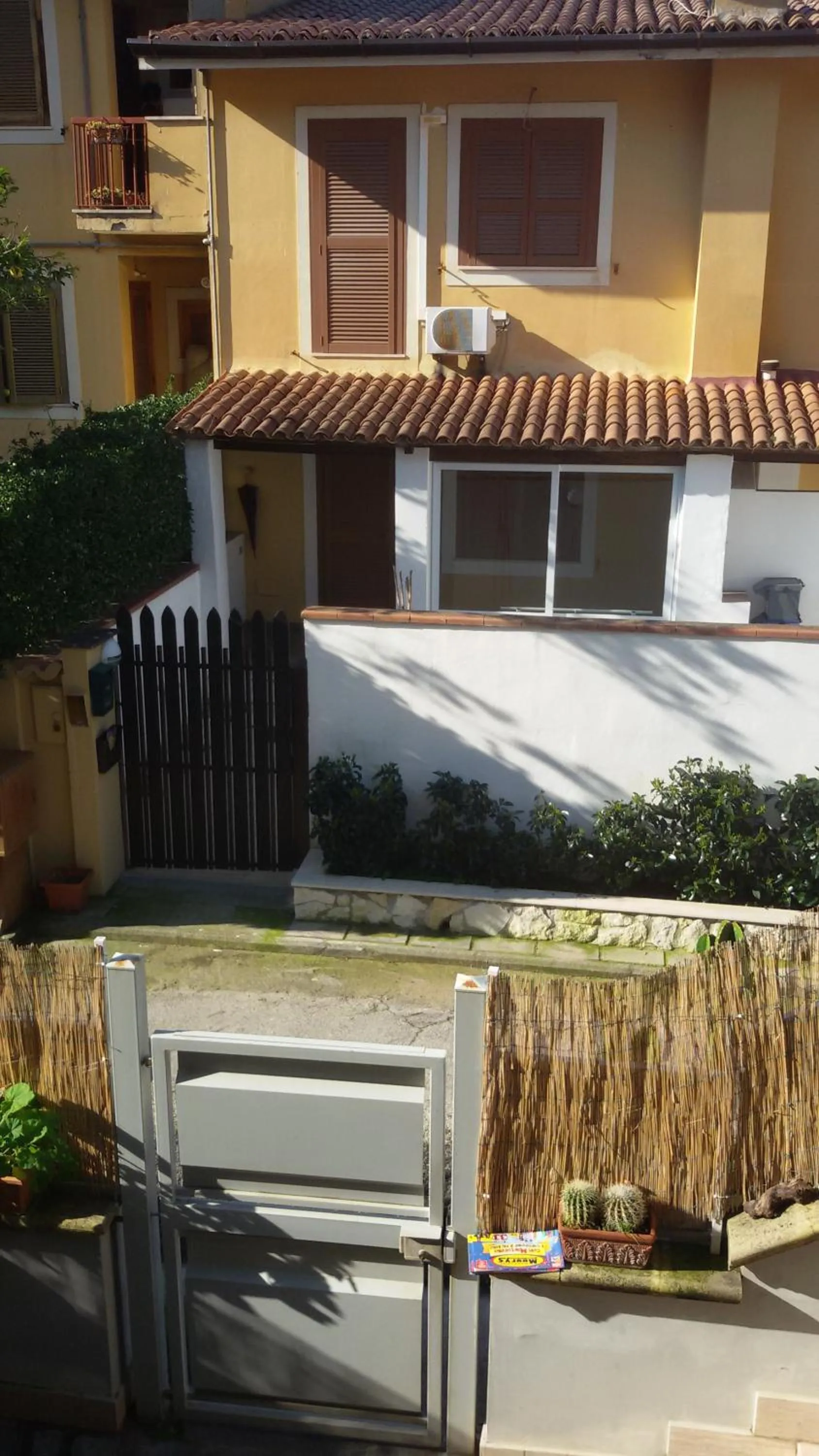 Property building in Casa Conte