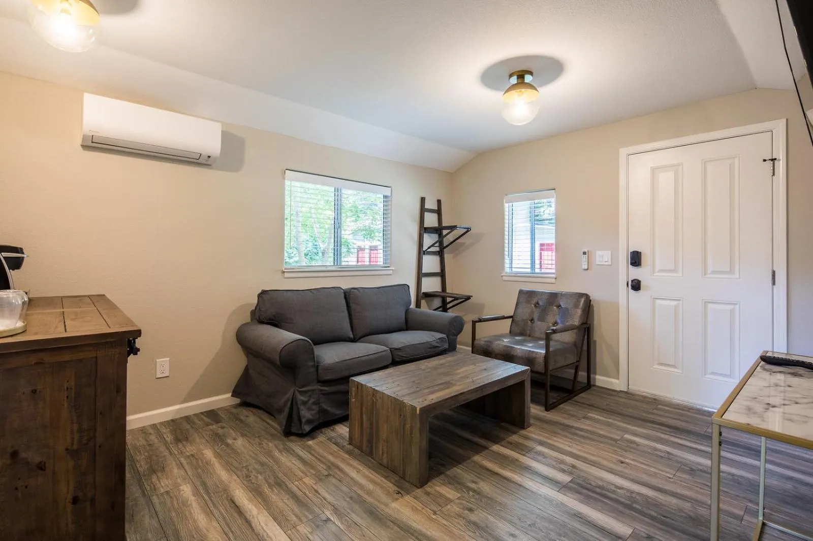 Cottages On River Road