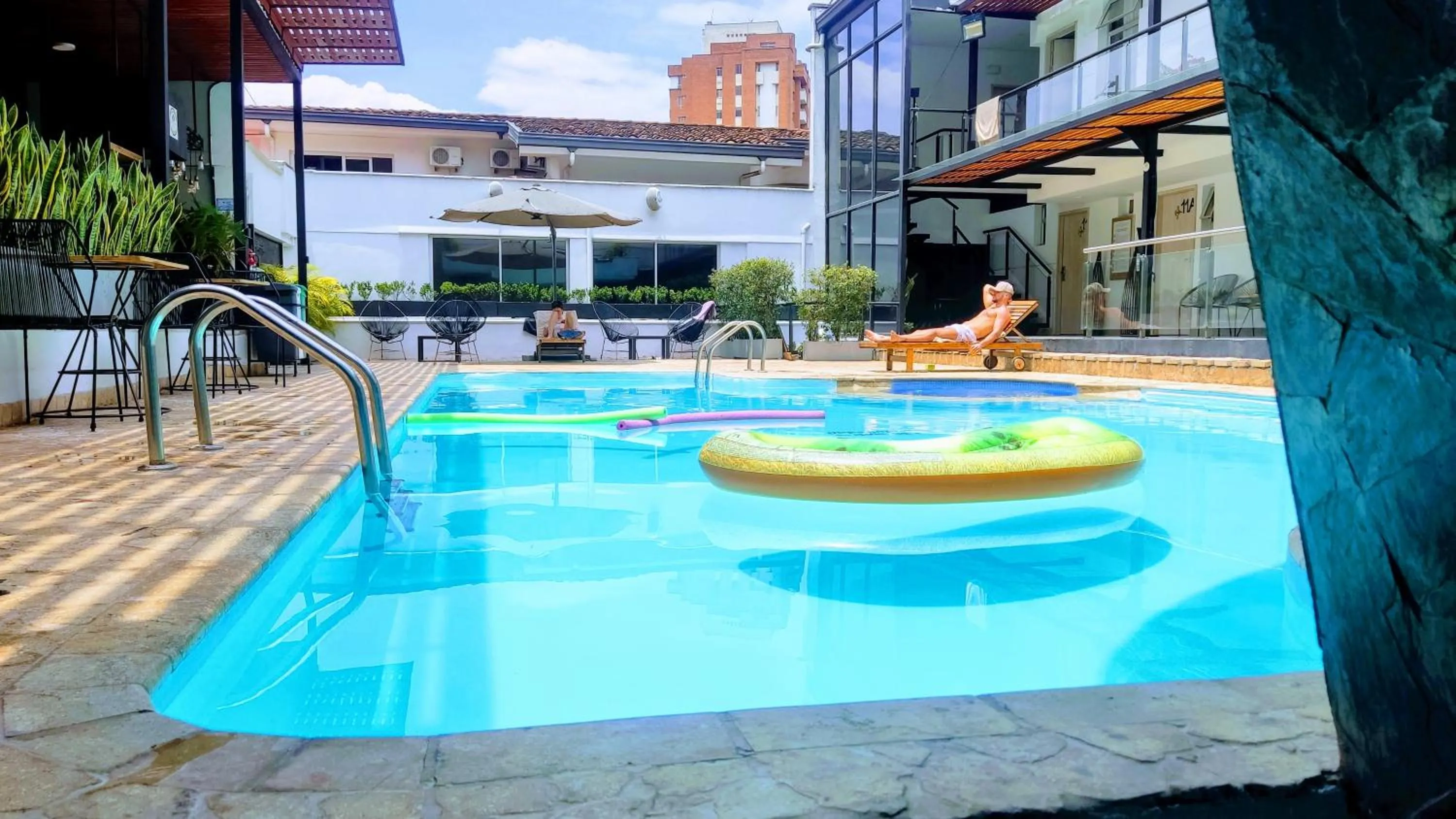 Swimming pool in Medellín Vibes Hostel