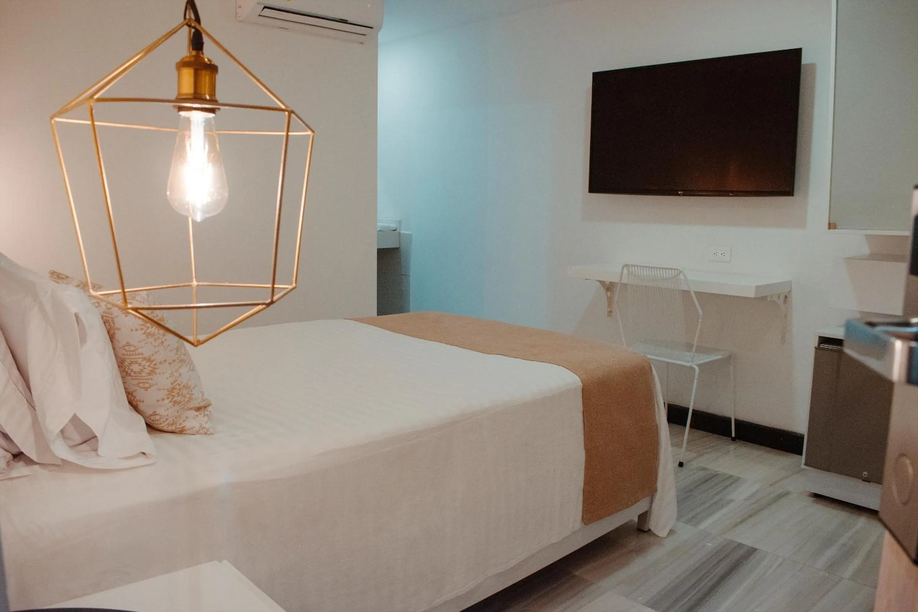 TV and multimedia, Bed in Medellín Vibes Hostel