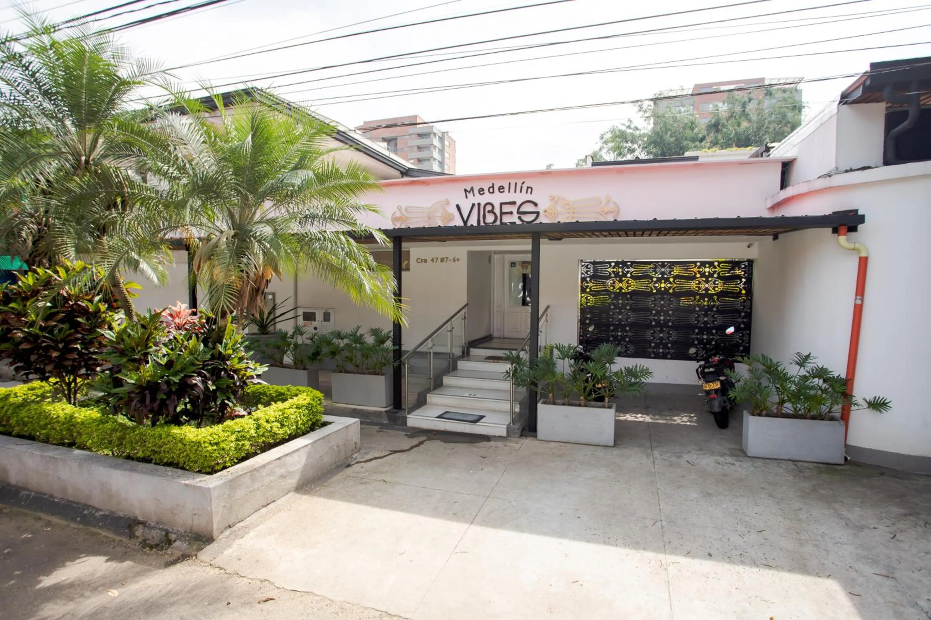 Facade/entrance in Medellín Vibes Hostel