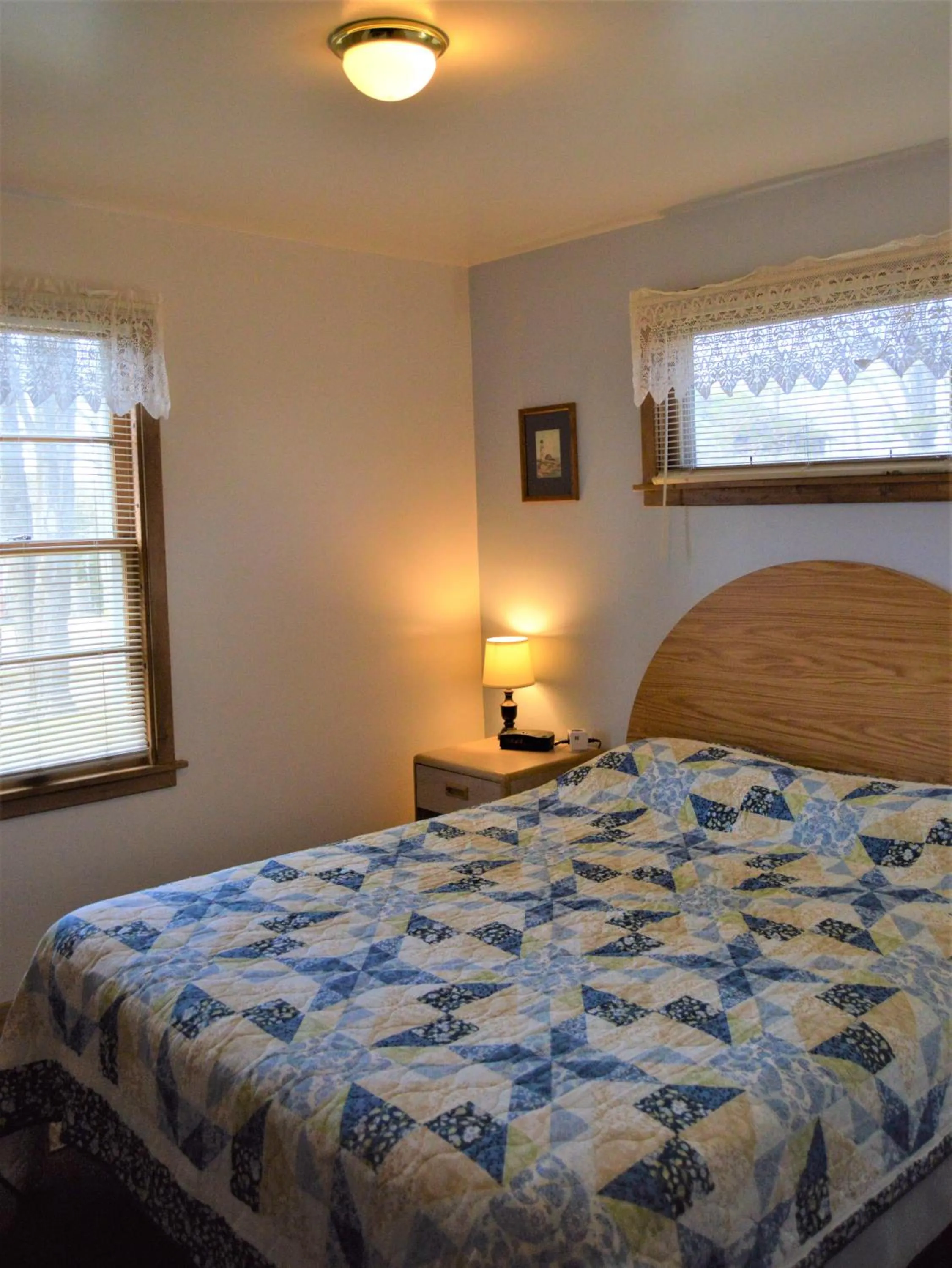 Bed in Baileys Sunset Cottages