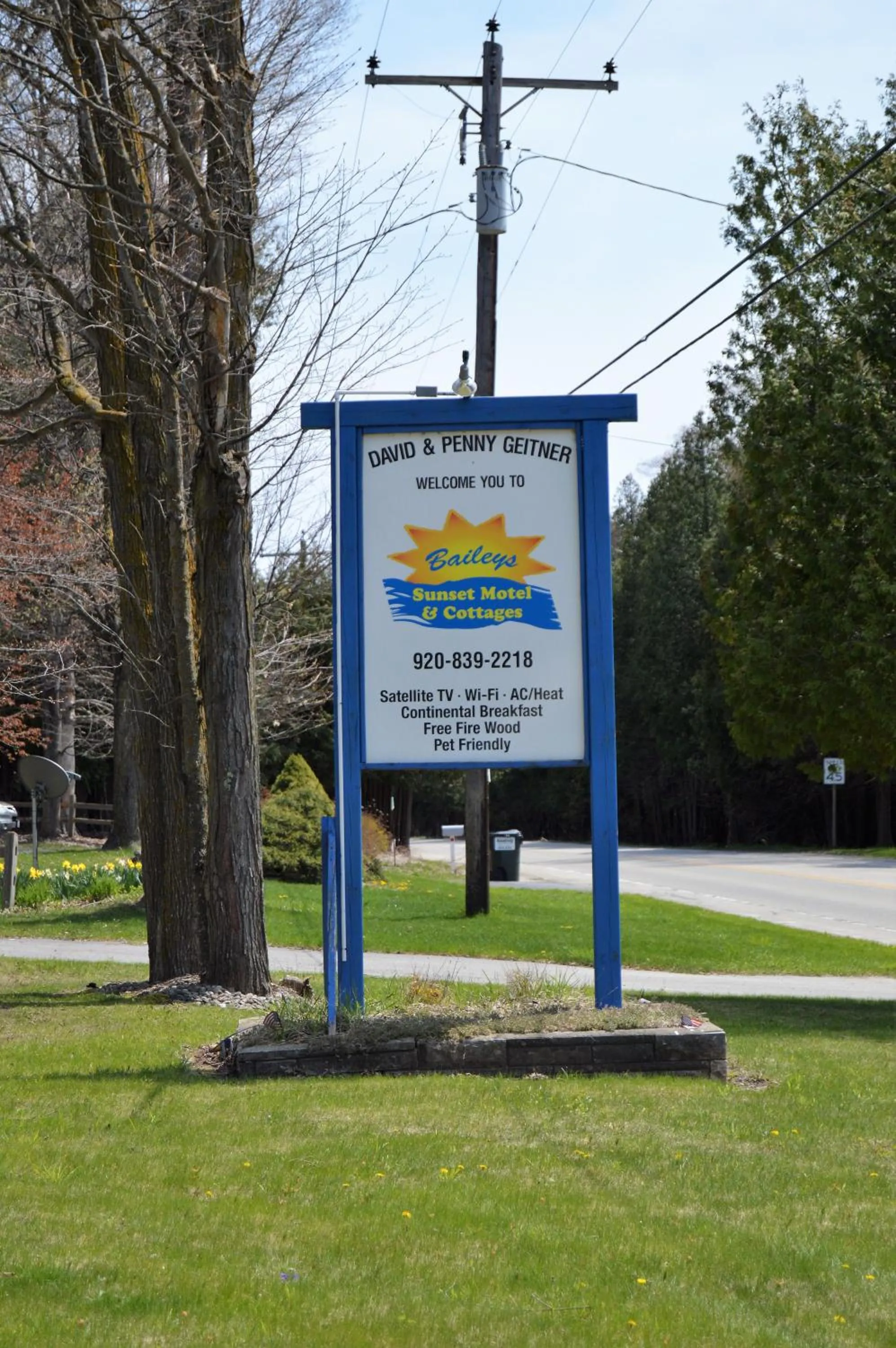 Property logo or sign in Baileys Sunset Cottages