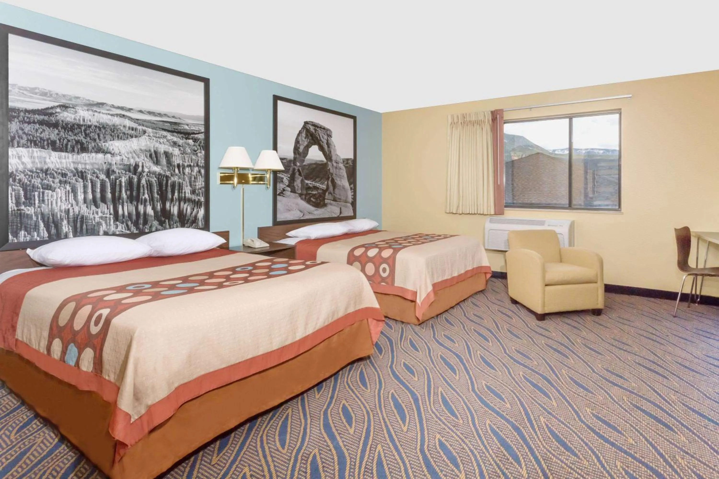 Photo of the whole room, Bed in Super 8 by Wyndham Cedar City