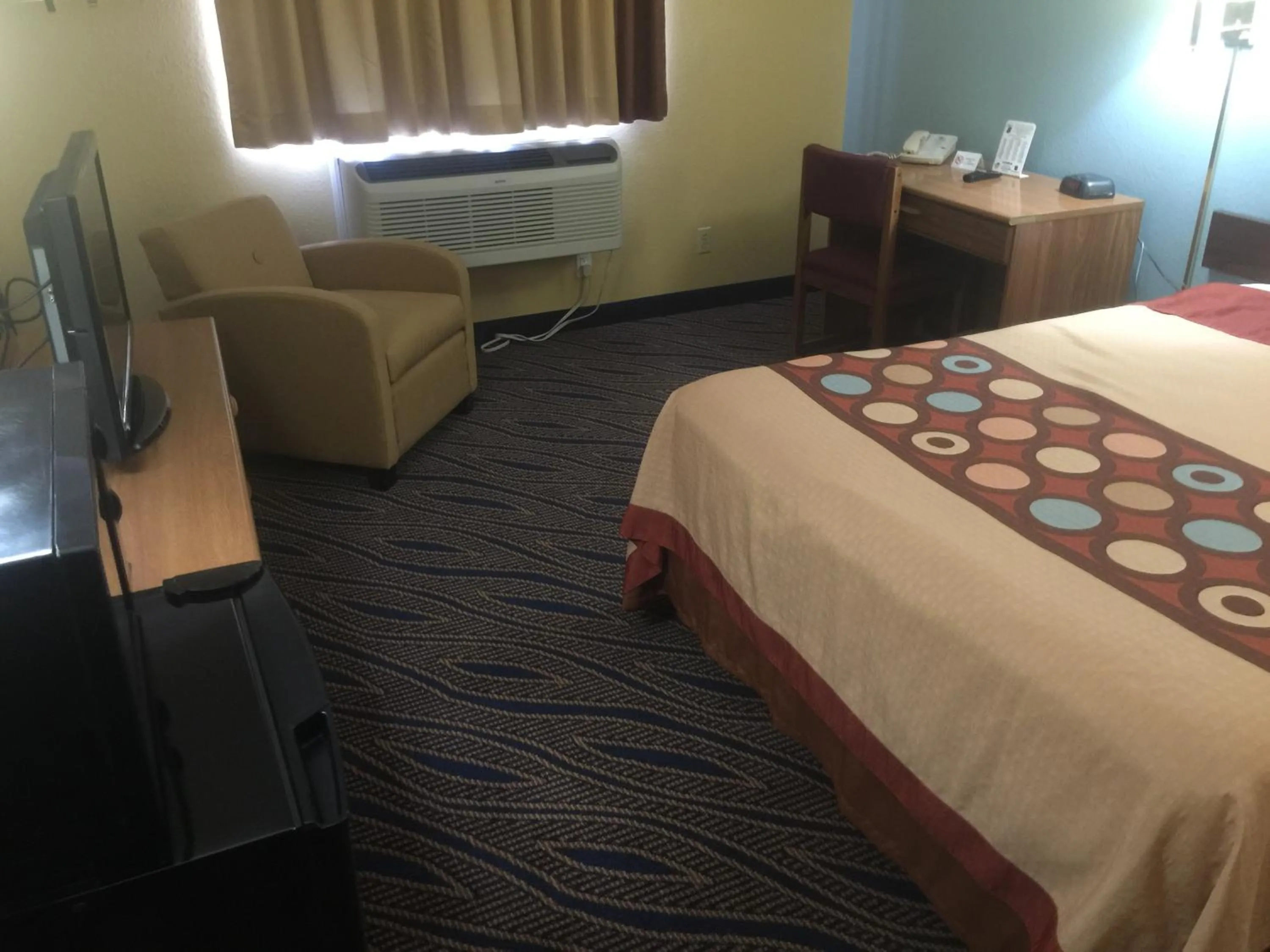 Bed in Super 8 by Wyndham Cedar City