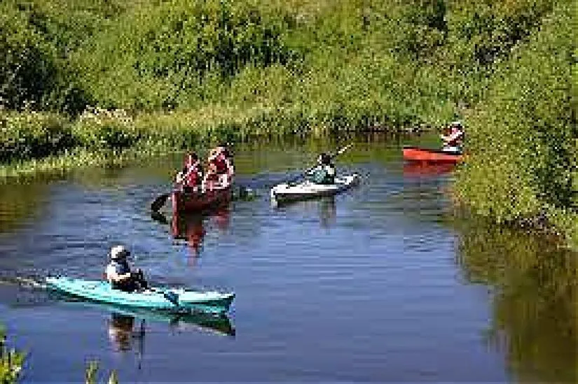 Canoeing in DiamondStone Guest Lodges