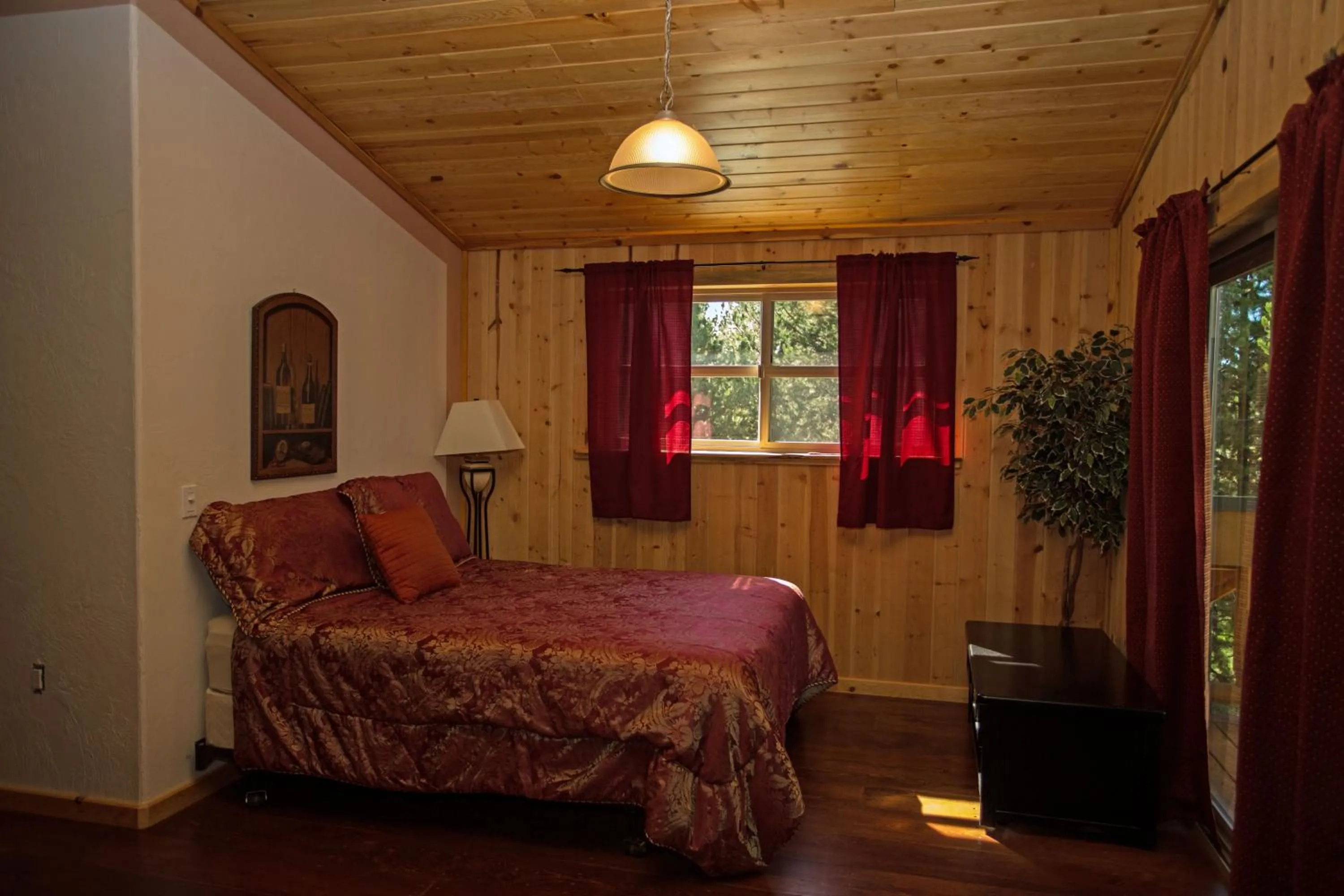 Bedroom, Bed in DiamondStone Guest Lodges