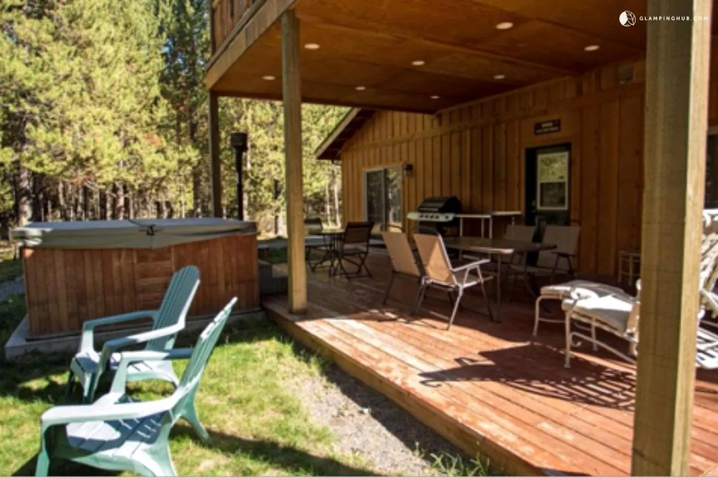 Hot Tub in DiamondStone Guest Lodges