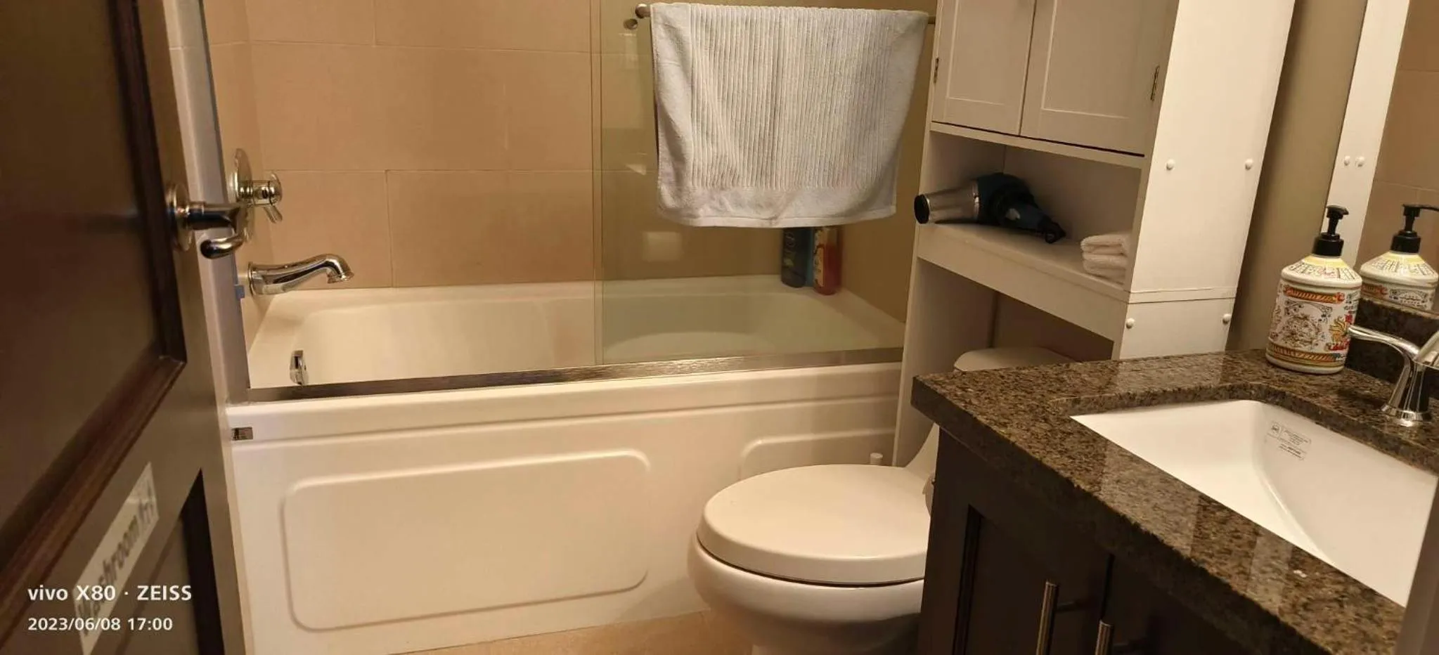 Sunny Island by White Rock B&B