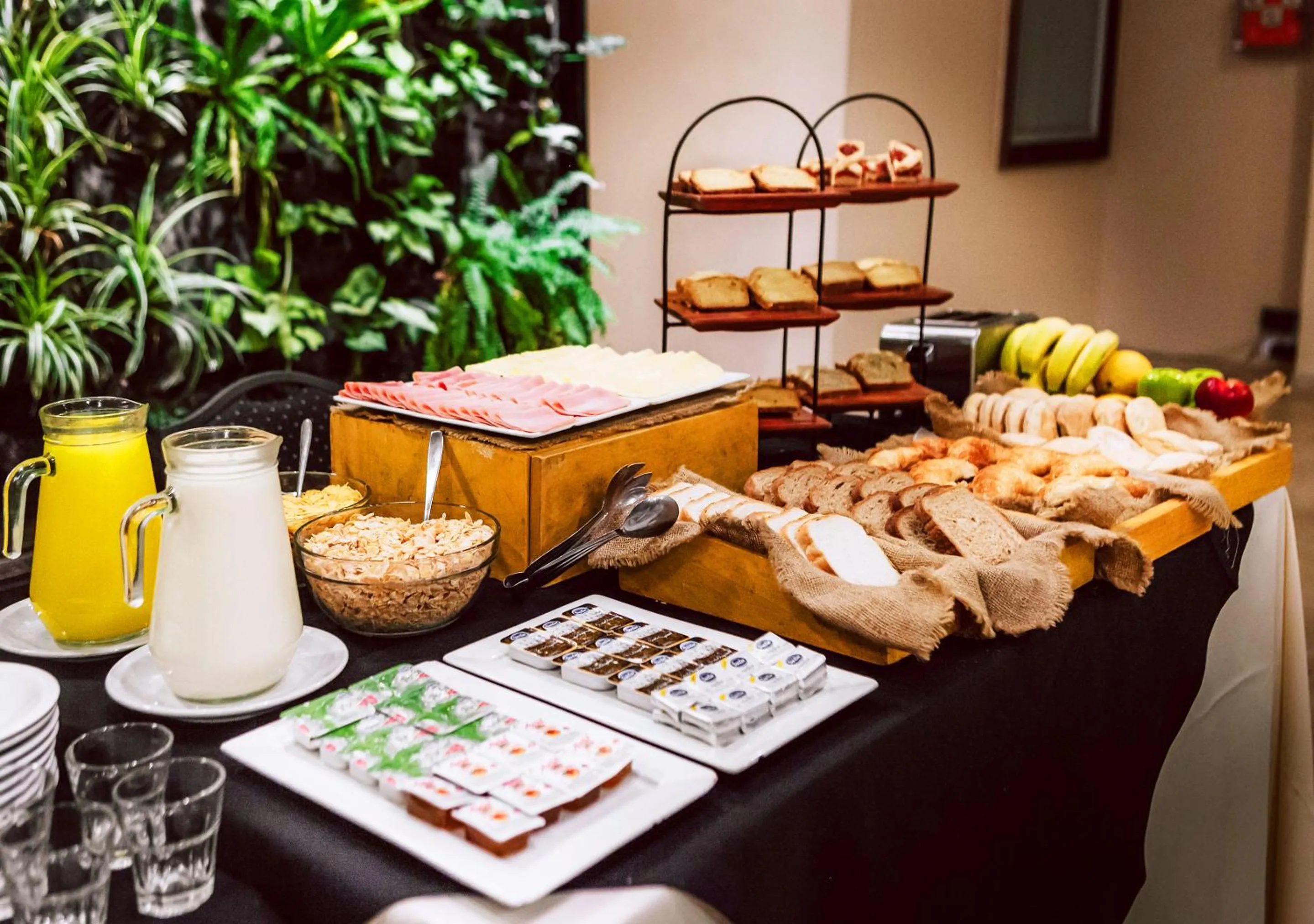 Breakfast in Hotel Carlos V
