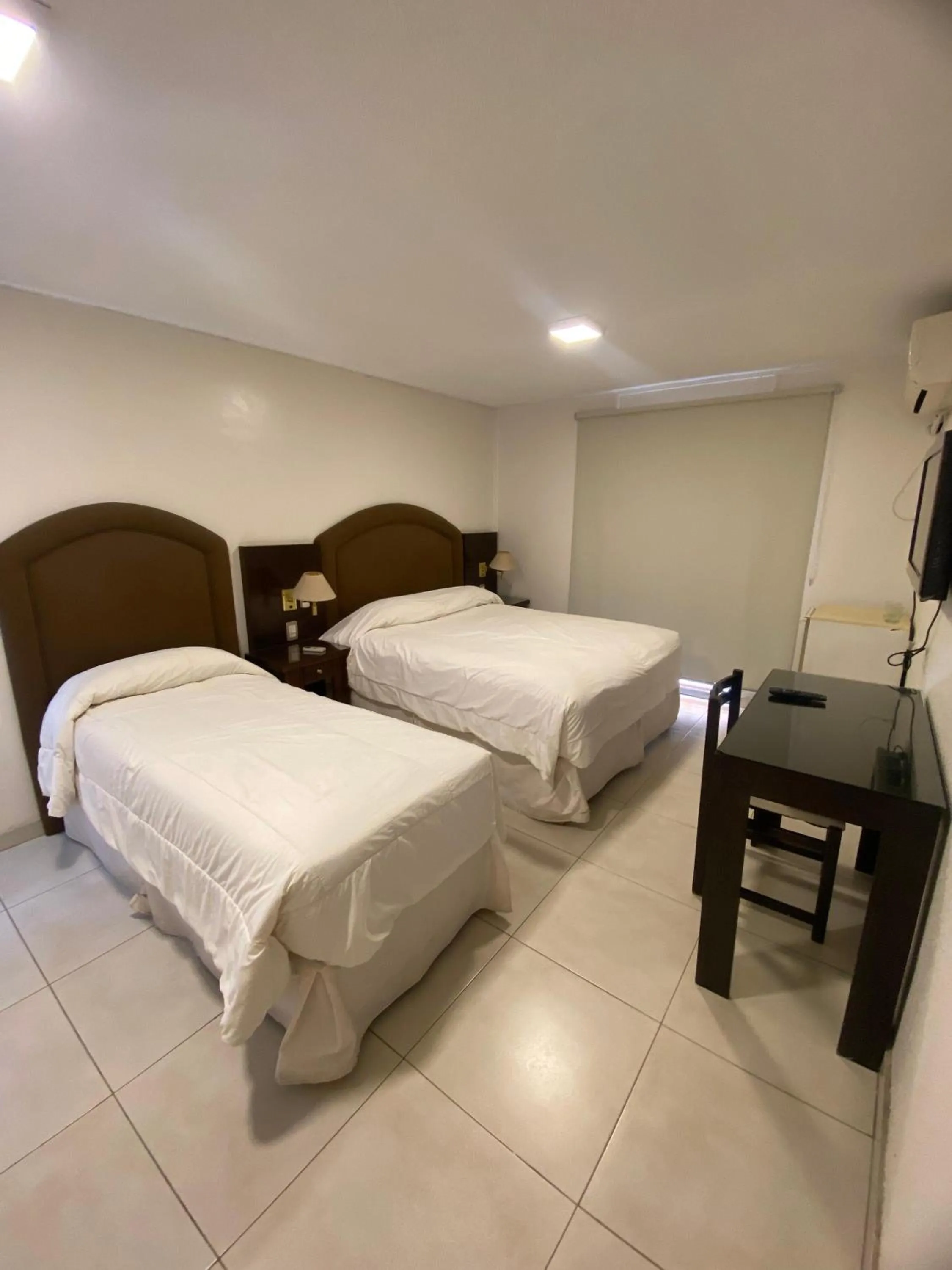 Bedroom, Bed in Hotel Metropol