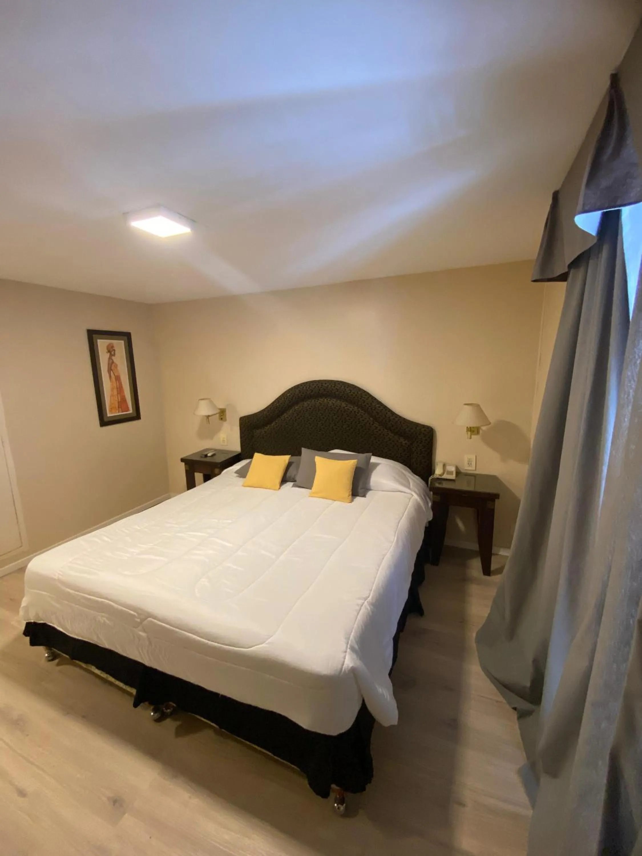 Bedroom, Bed in Hotel Metropol