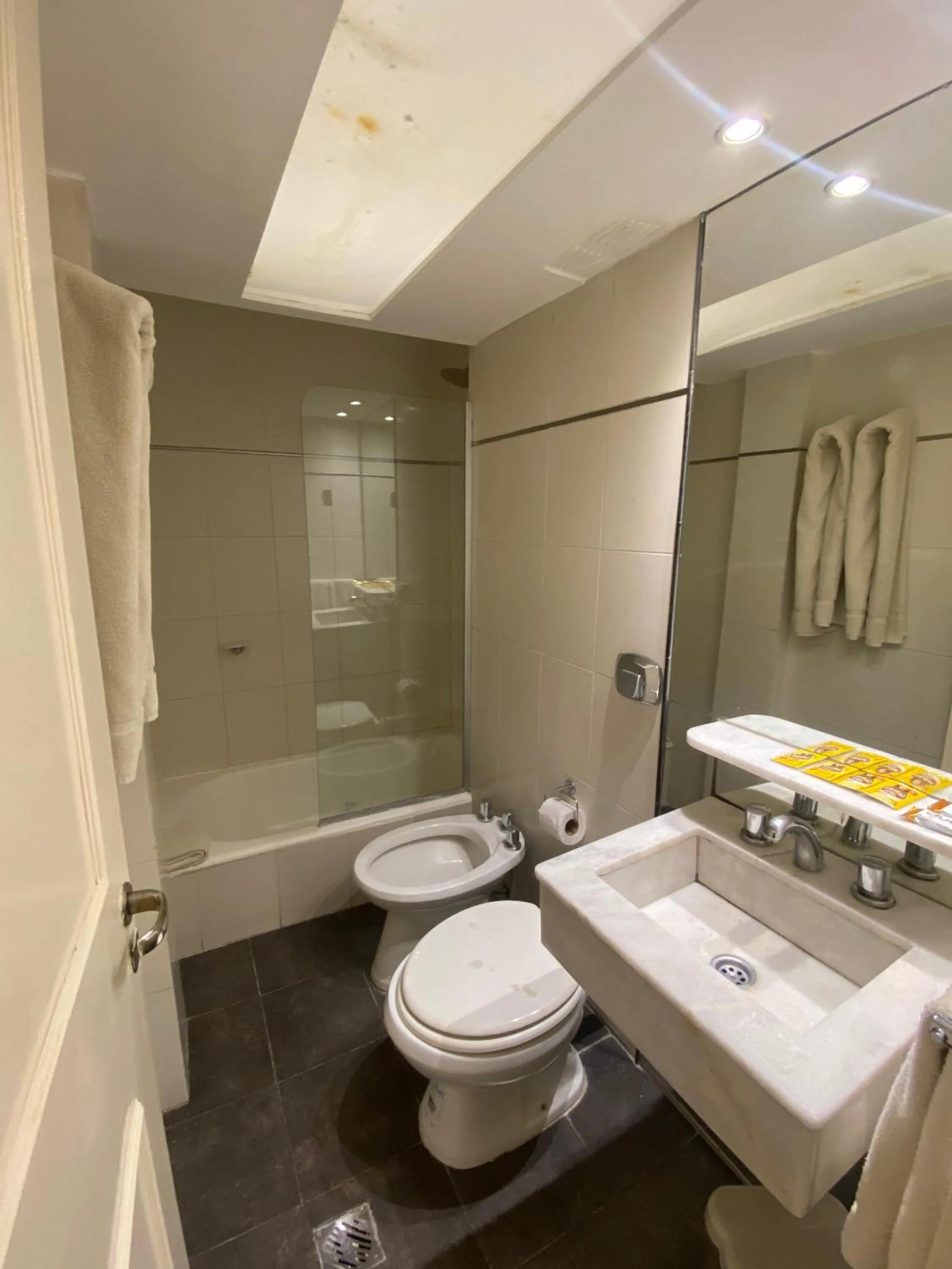 Bathroom in Hotel Metropol