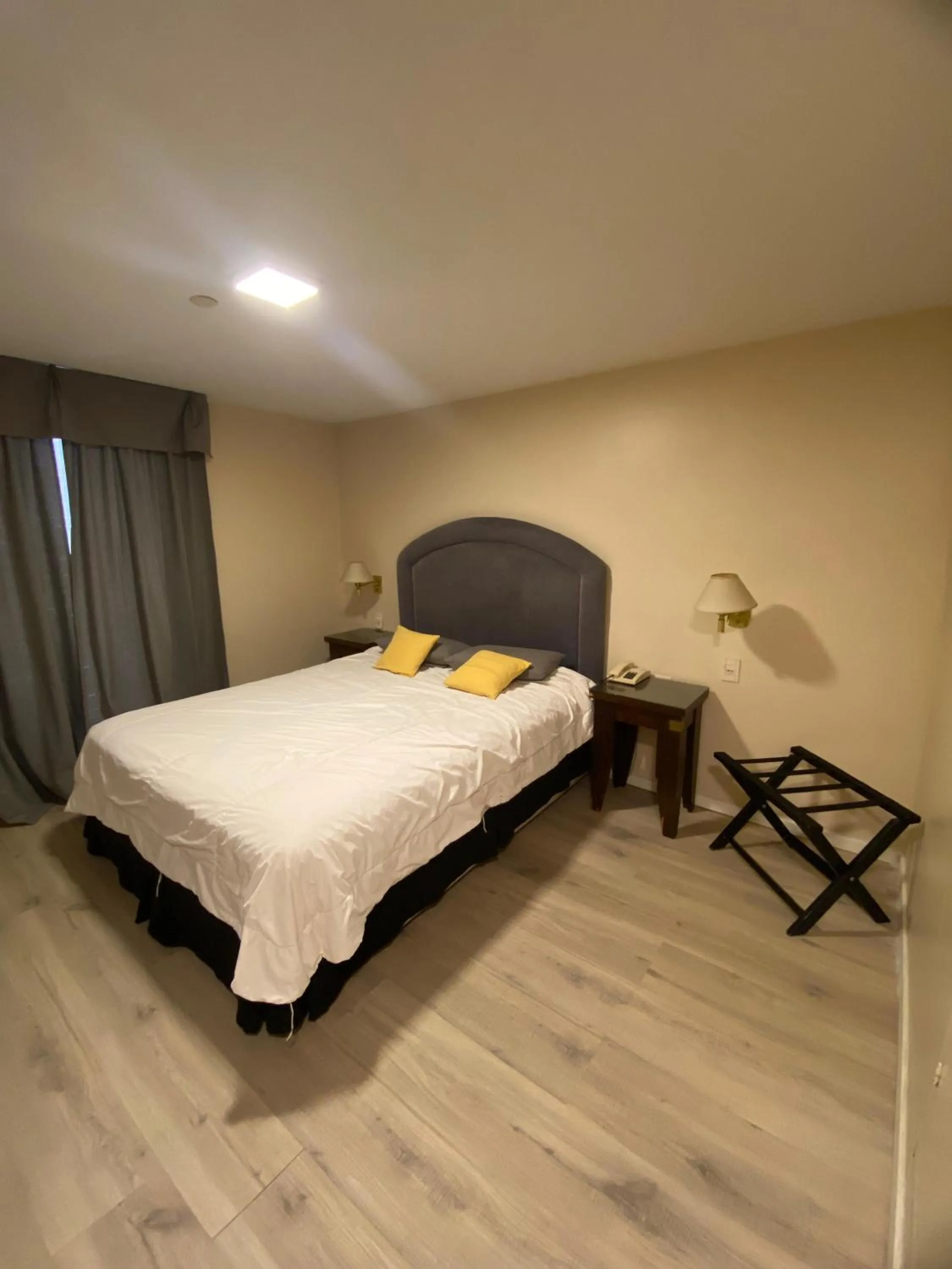 Bedroom, Bed in Hotel Metropol