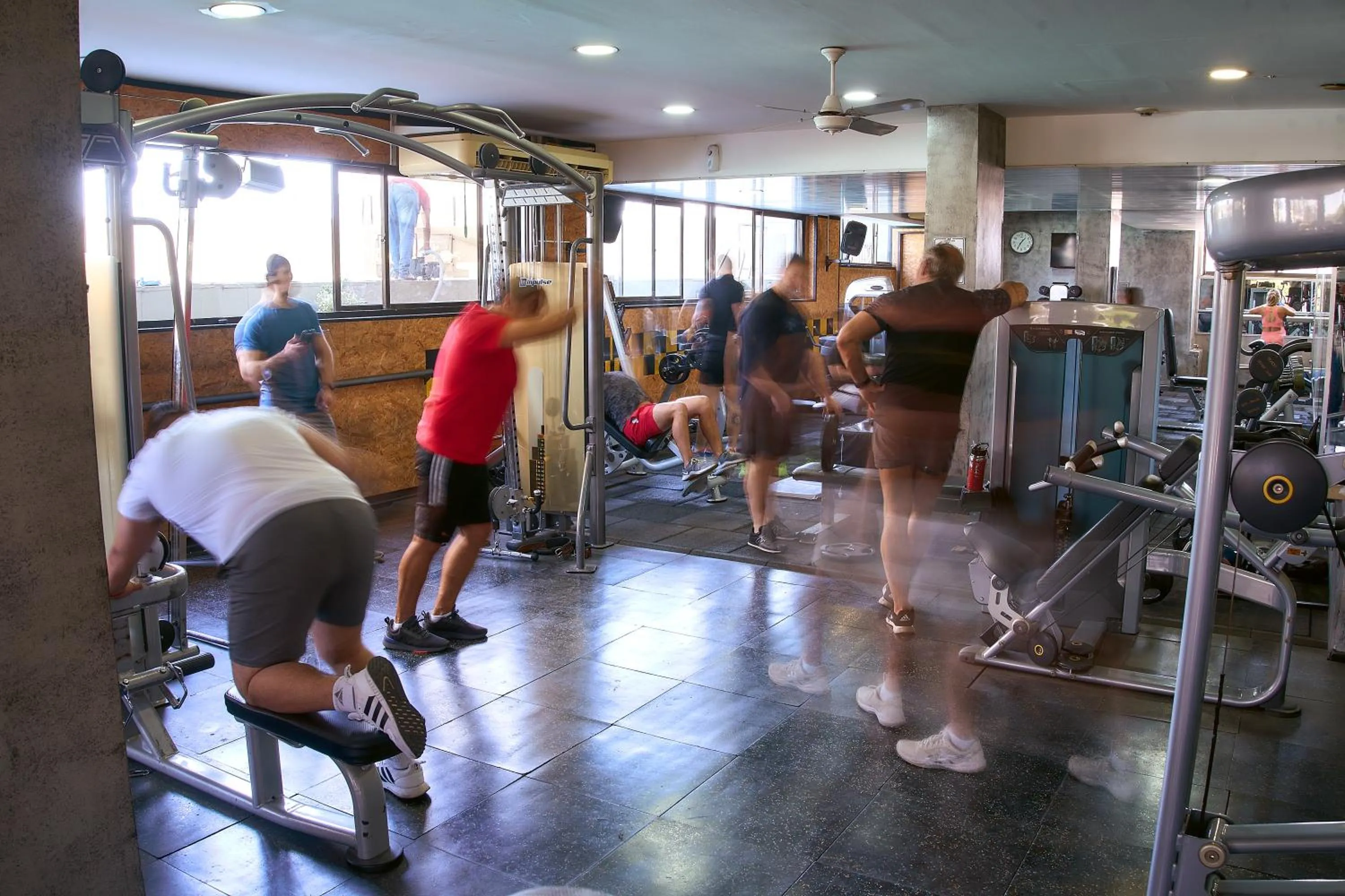 People in Hotel Catalinas Tucuman