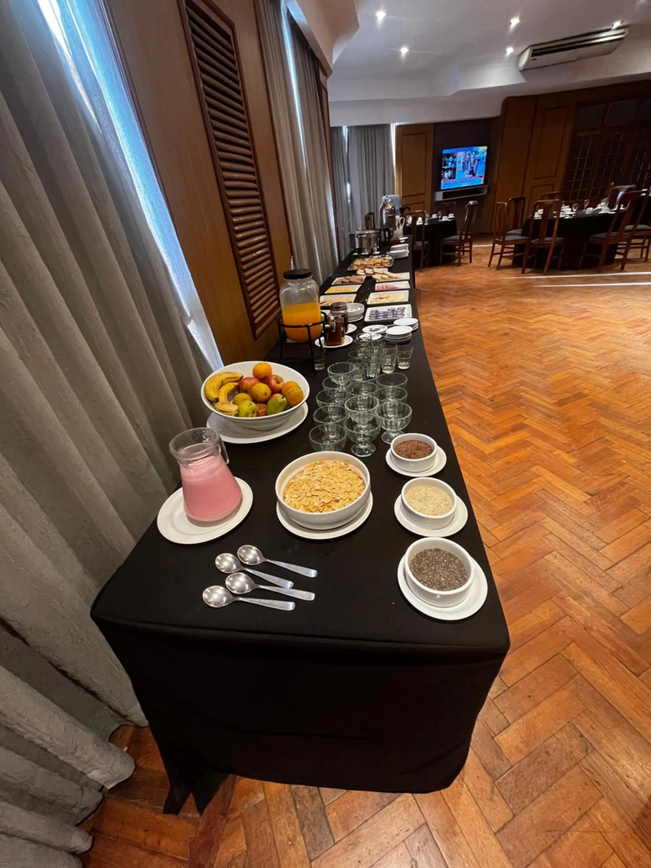 Restaurant/places to eat in Hotel Catalinas Tucuman