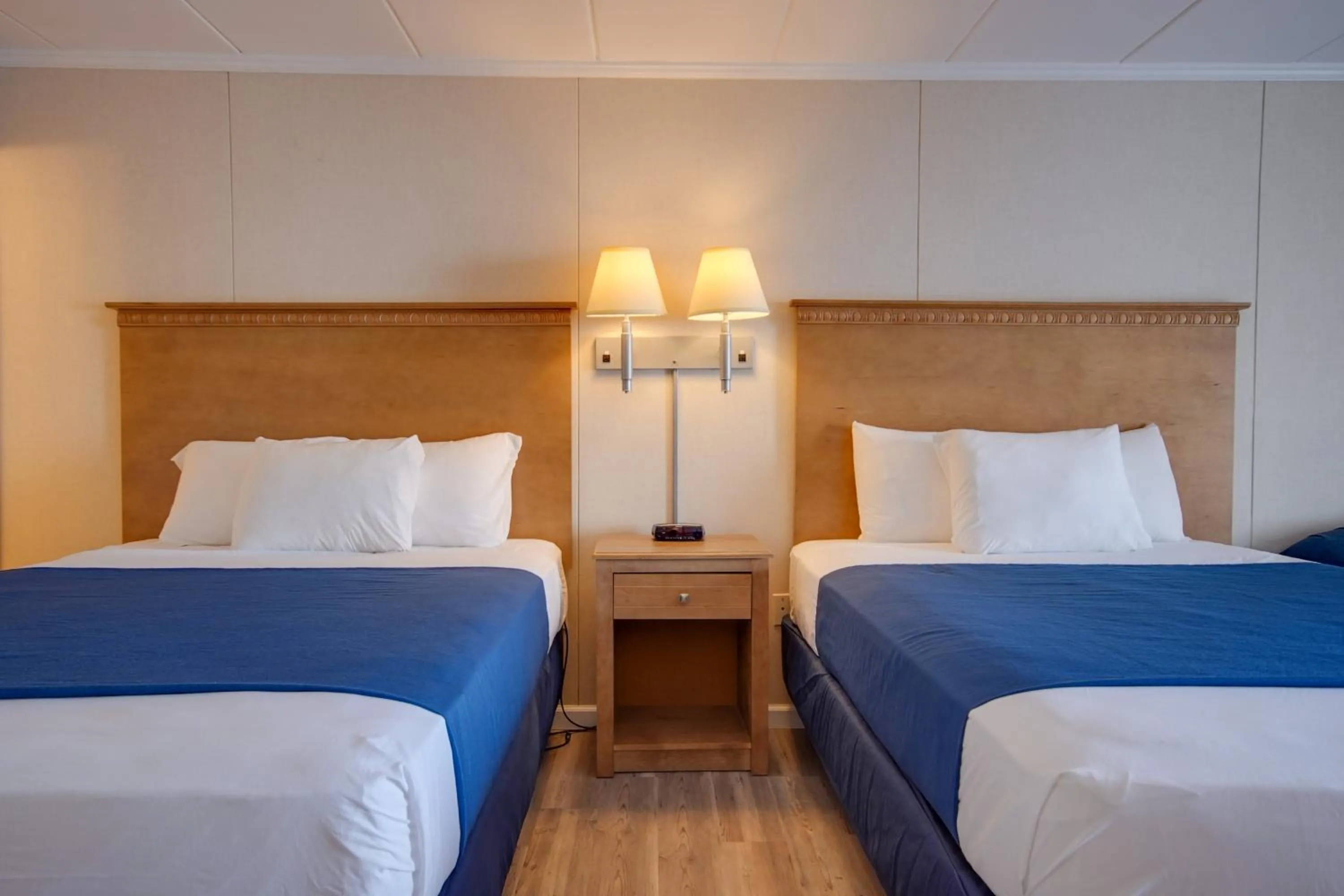 Bedroom, Bed in Flamingo Motel