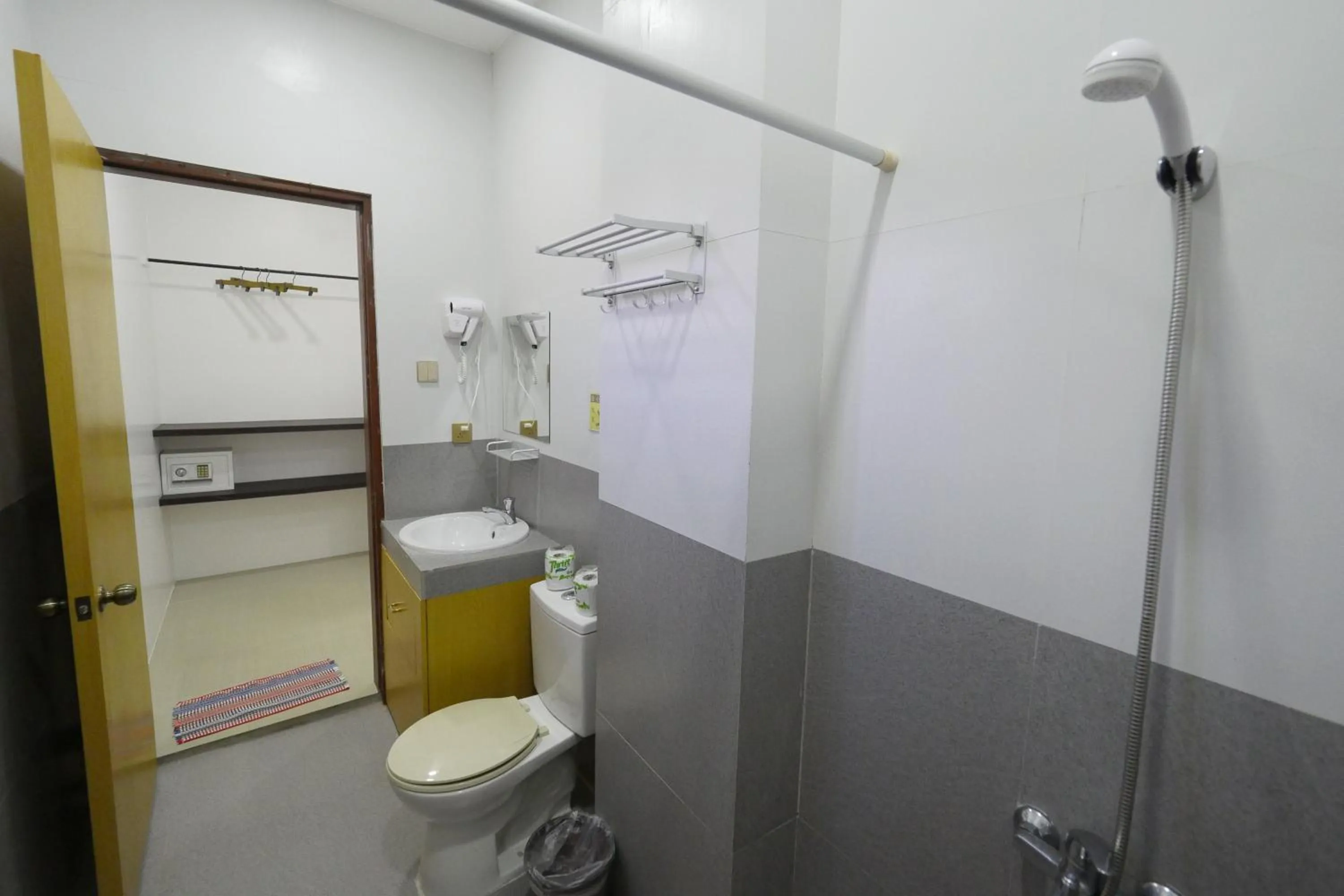 Bathroom in Mirage Suites de Boracay