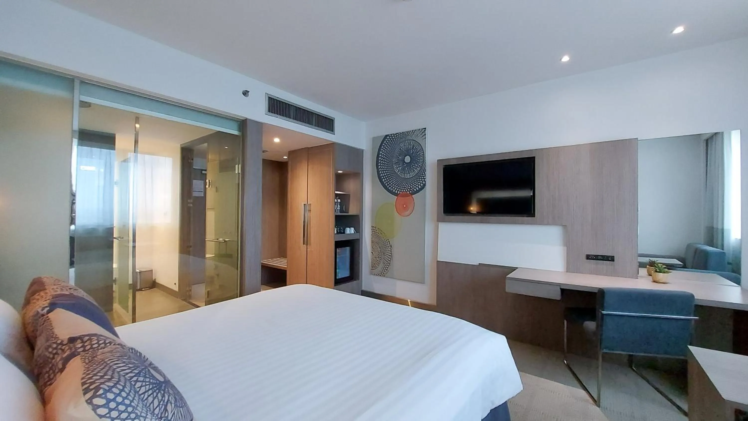 Bed in Novotel Bangkok Bangna